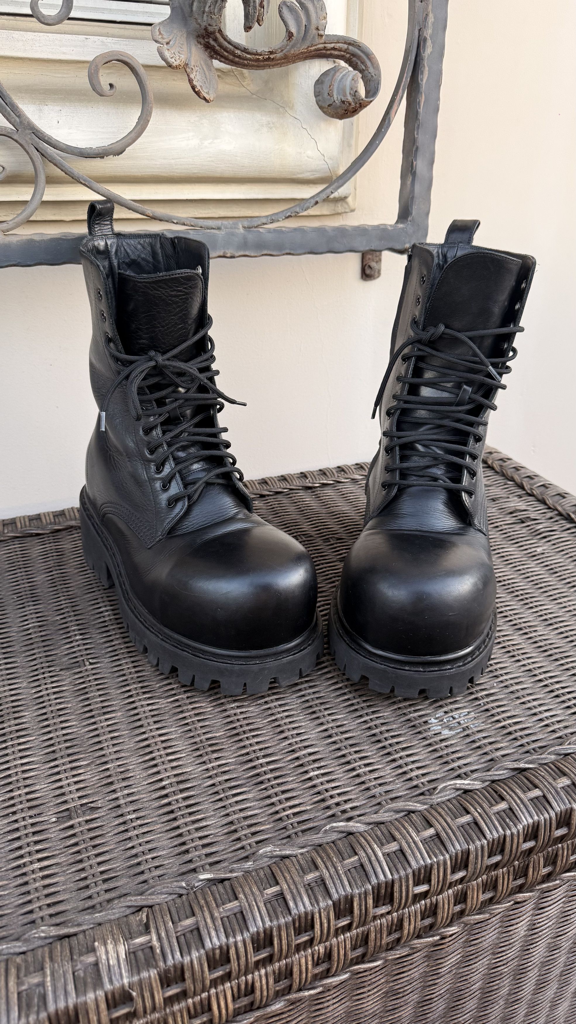 Balenciaga STOMPERS Balenciaga Boots !!! Size 8.5 They RUN BIG!!! Size US 7 / EU 40 - 7 Thumbnail