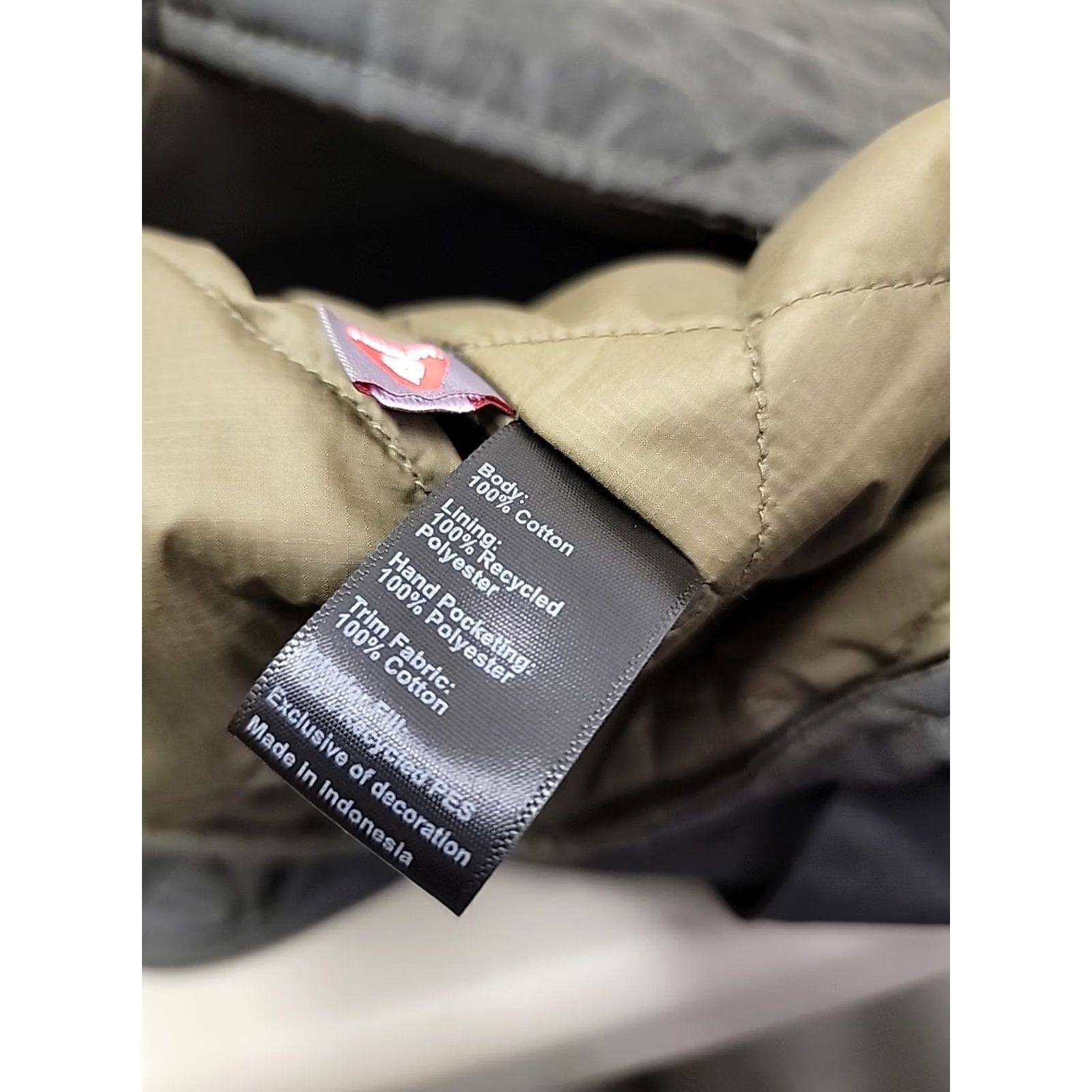 Flint And Tinder Flint and Tinder Vest Quilted Waxed Canvas Mens L Chest 24 Length 28.5 Multicolor Wool? Size US L / EU 52-54 / 3 - 7 Thumbnail