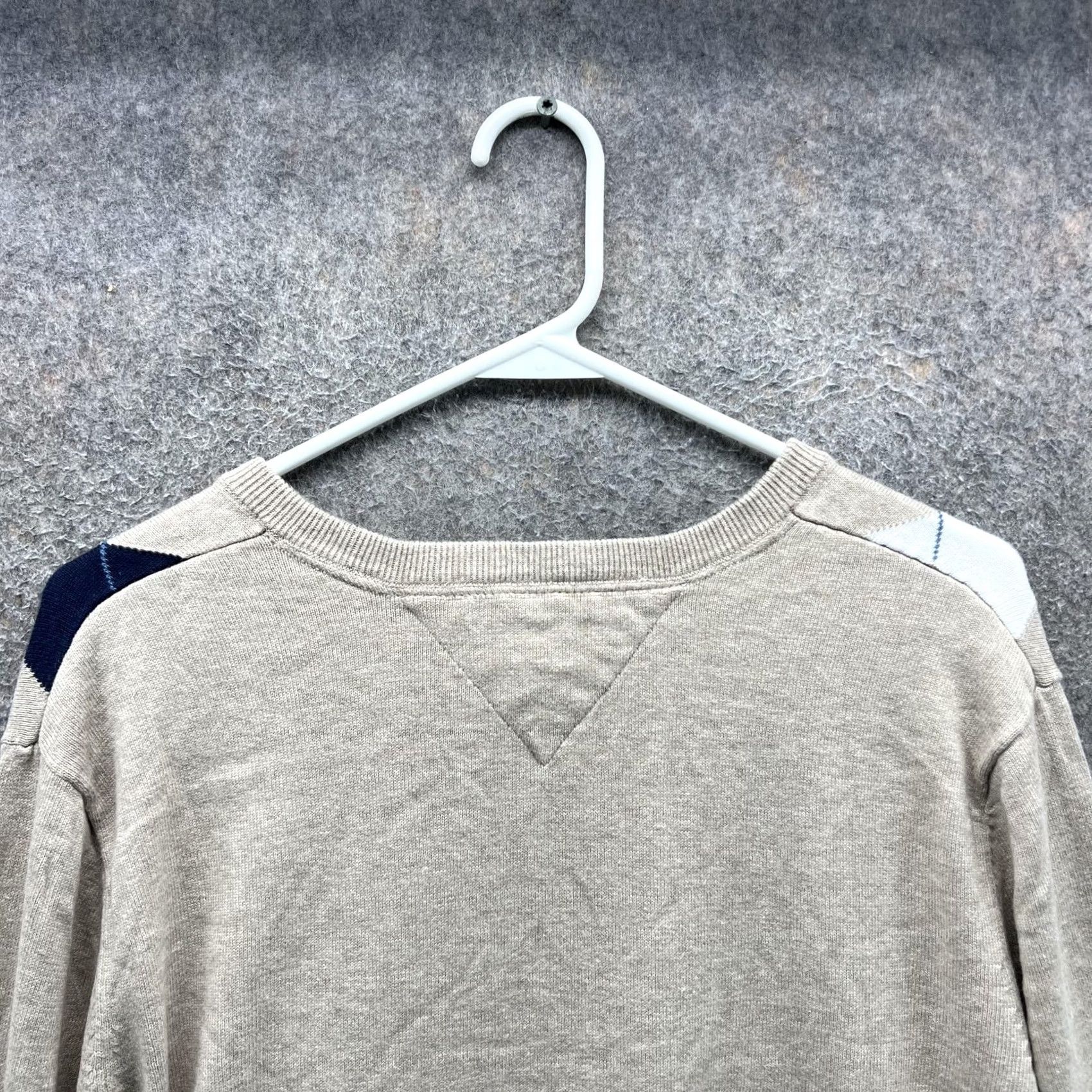 Tommy Hilfiger Tommy Hilfiger Sweater Mens Large Beige Cotton V Neck Argyle Pullover Knit Logo Size US L / EU 52-54 / 3 - 3 Thumbnail