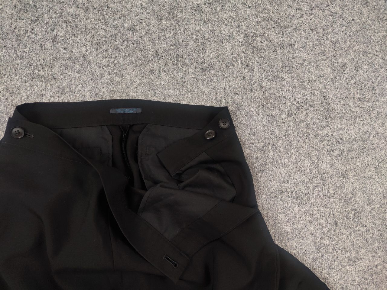 Yohji Yamamoto Yohji Yamamoto Y's Regulation Laine Wool Womens Tuck Shorts Size 30" / US 8 / IT 44 - 4 Thumbnail