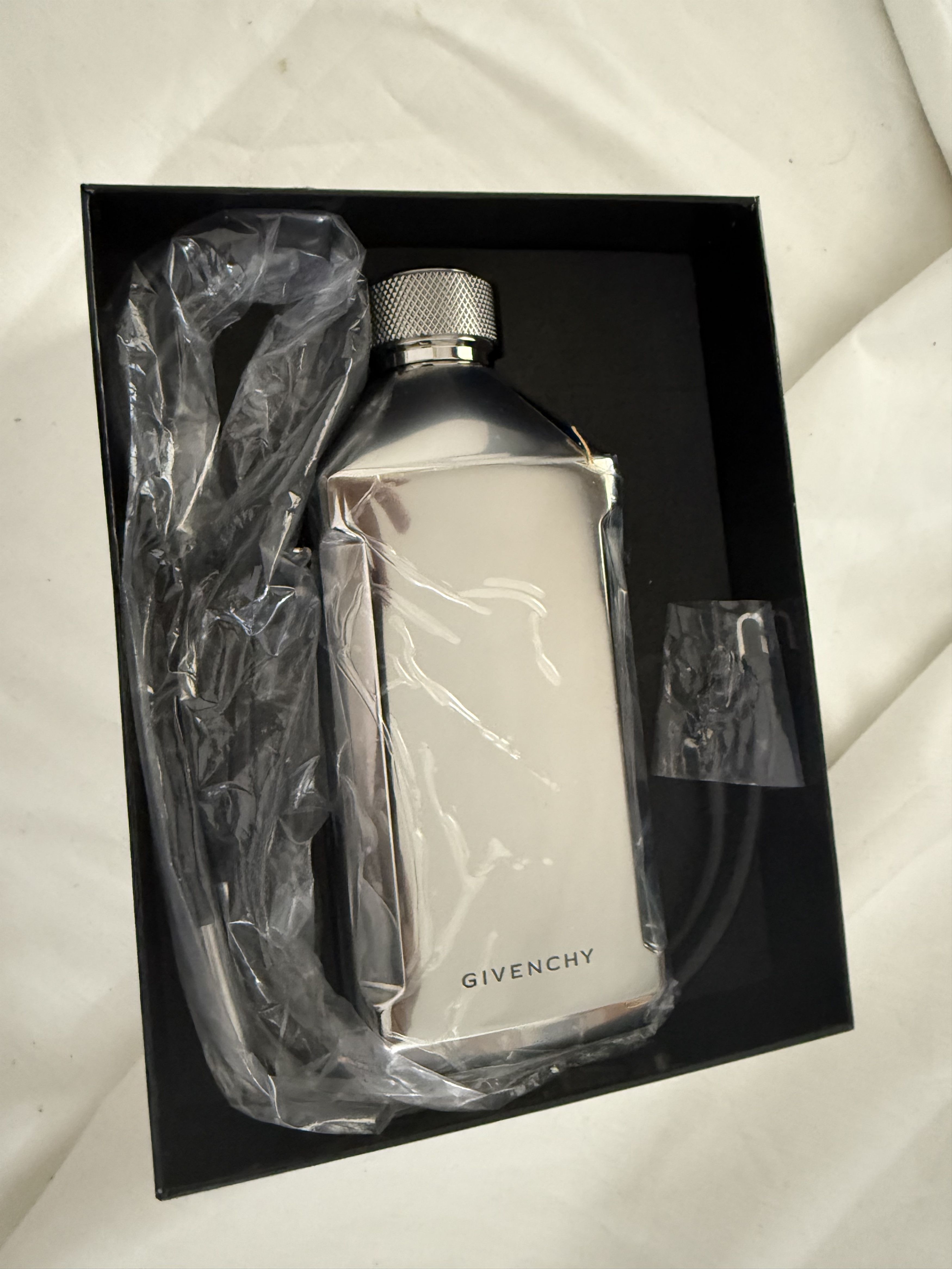 Givenchy WaterBottle With Shoulder Strap Size ONE SIZE - 3 Thumbnail
