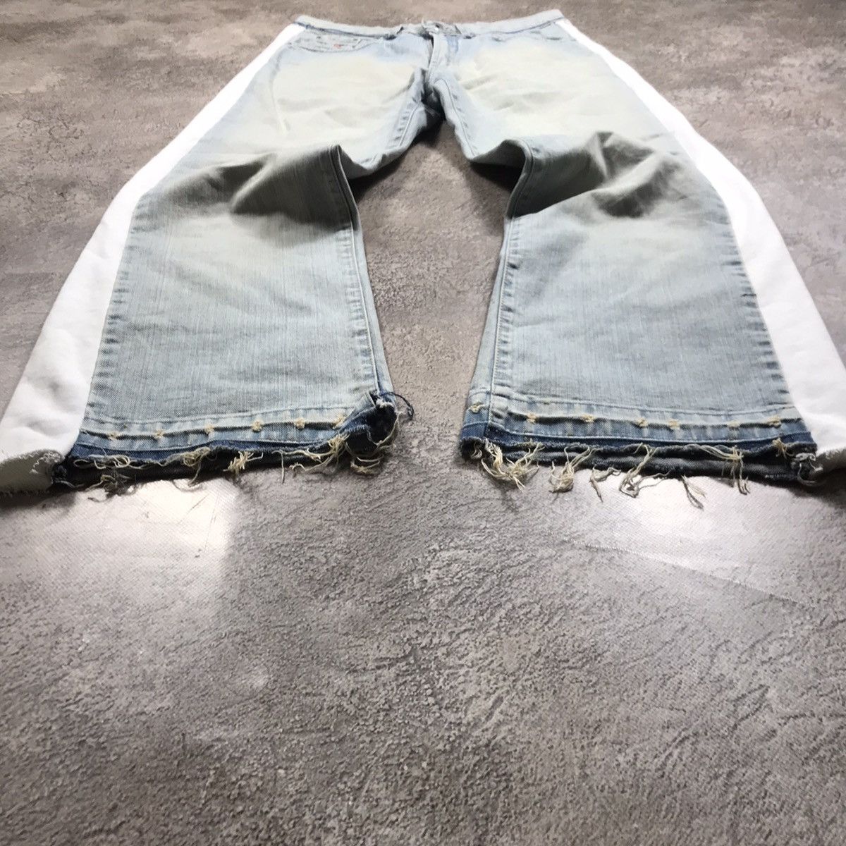 Vintage Vintage 90s Distressed Baggy Jeans Thrashed Grunge Skate 30 Size US 30 / EU 46 - 1 Thumbnail