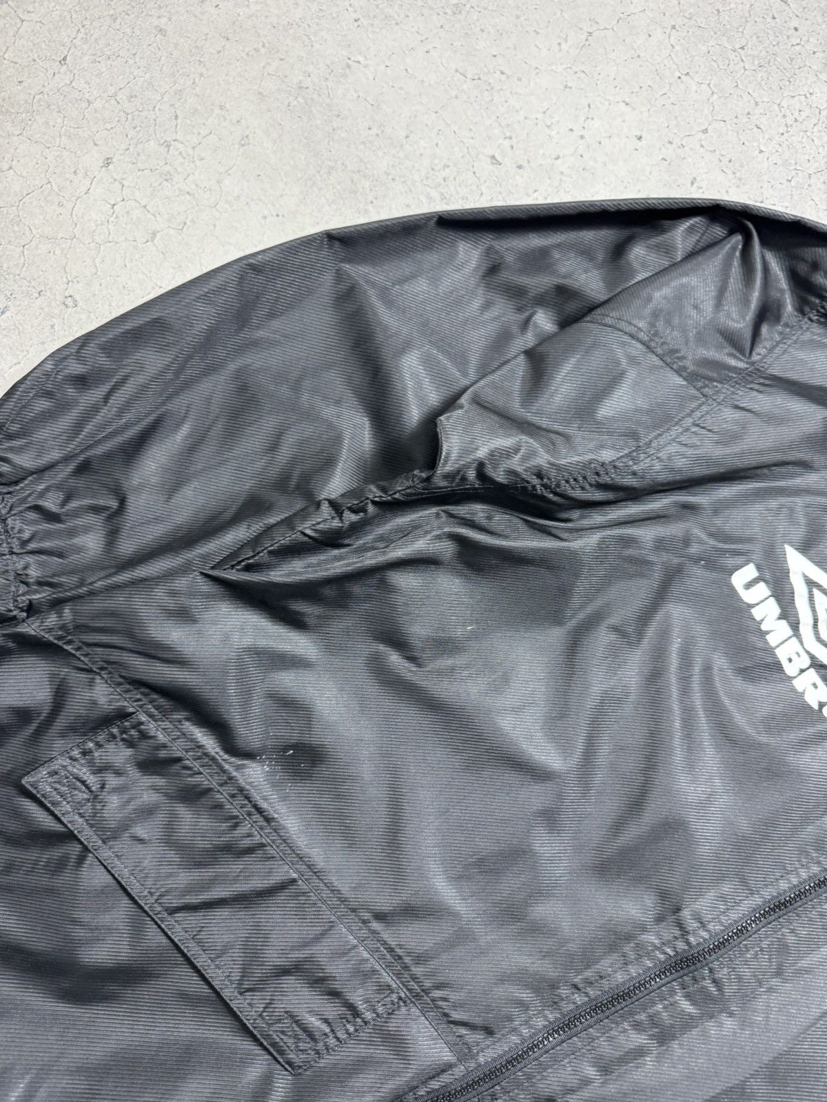 Umbro Umbro Black Big Logo Nylon Jacket Vintage 90’s Size US L / EU 52-54 / 3 - 5 Thumbnail