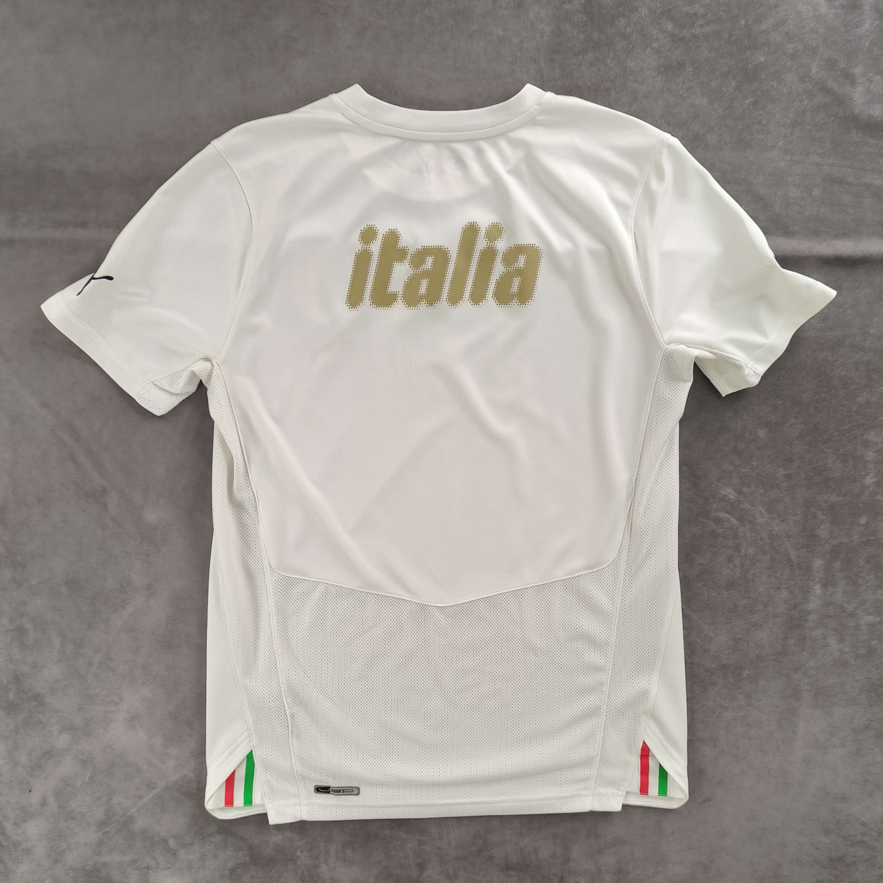 Puma Italy 2008-09 Puma training football jersey shirt size S Size US S / EU 44-46 / 1 - 2 Thumbnail