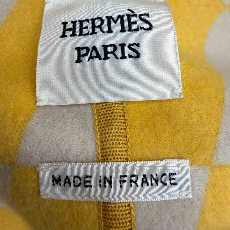 Hermes Hermes Bright Yellow Adjustable Waist Cashmere Wool Coat Size XS / US 0-2 / IT 36-38 - 3 Thumbnail
