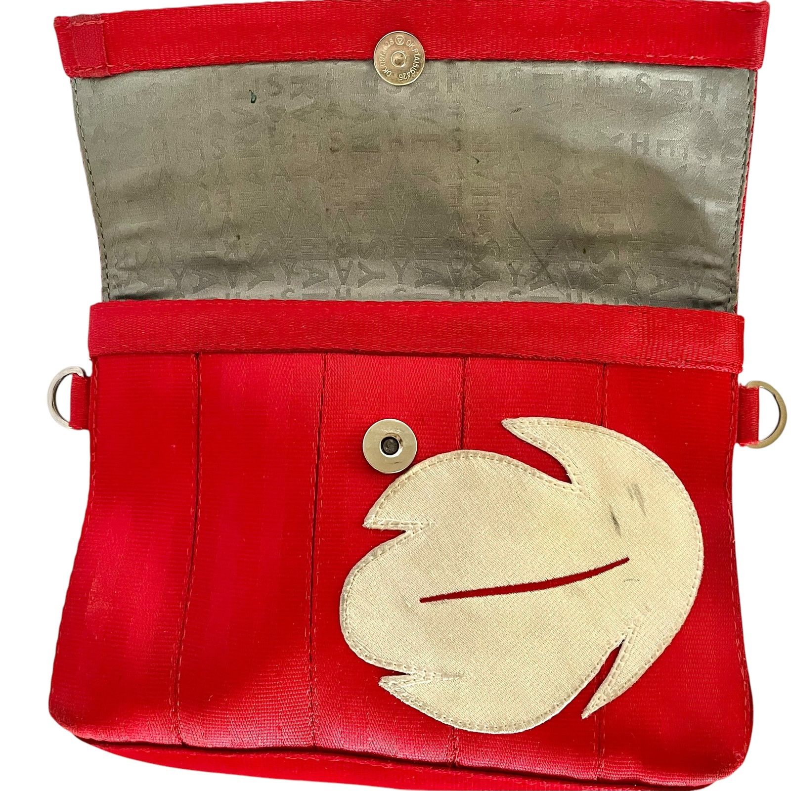 Disney Harveys x Disney Lilo Leaves Red Seatbelt Foldover Clutch Size ONE SIZE - 7 Thumbnail