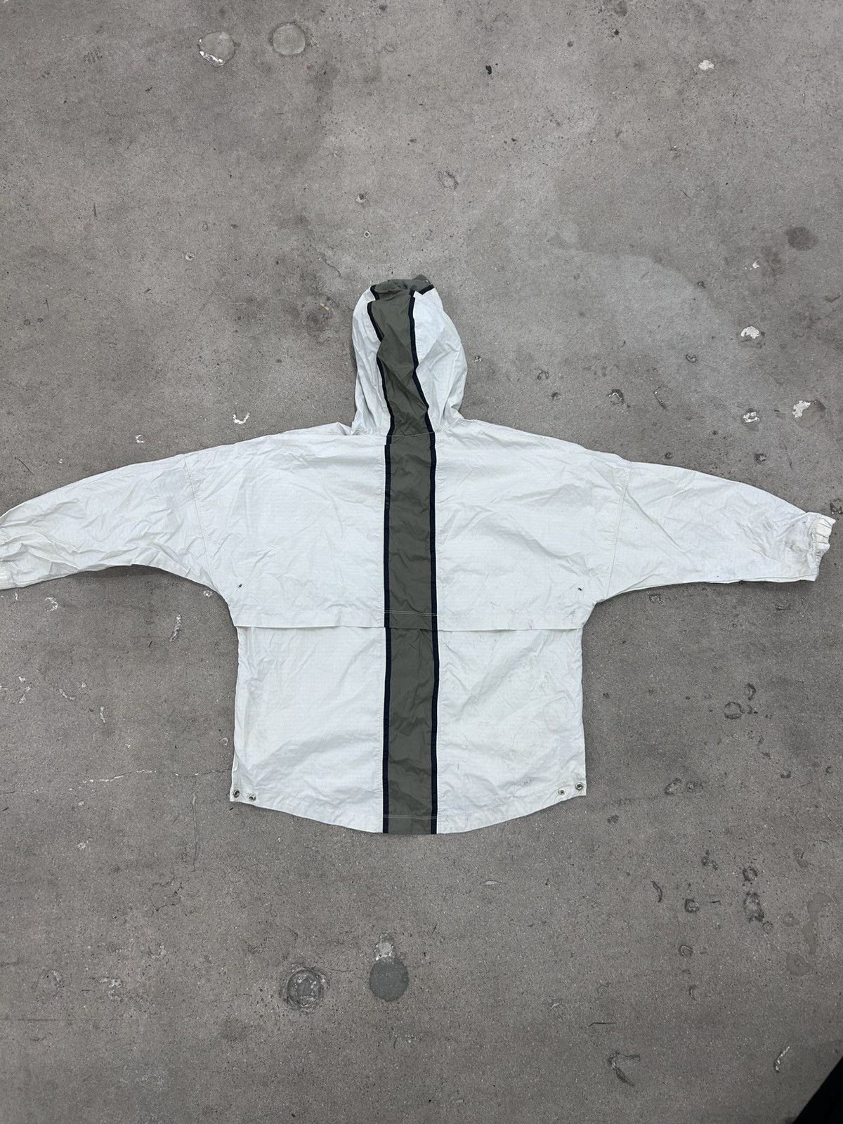 Nike VTG 1990S NIKE L BEIGE WINDBREAKER PREOWNED GOOD CONDITION Size US L / EU 52-54 / 3 - 2 Thumbnail