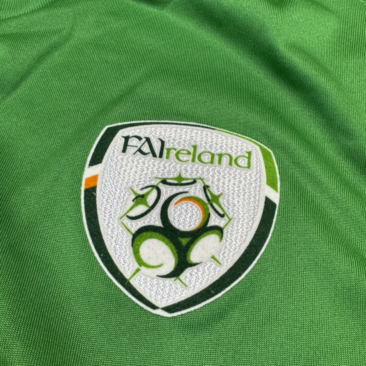 Umbro Ireland 06/08 home shirt Size US S / EU 44-46 / 1 - 5 Thumbnail
