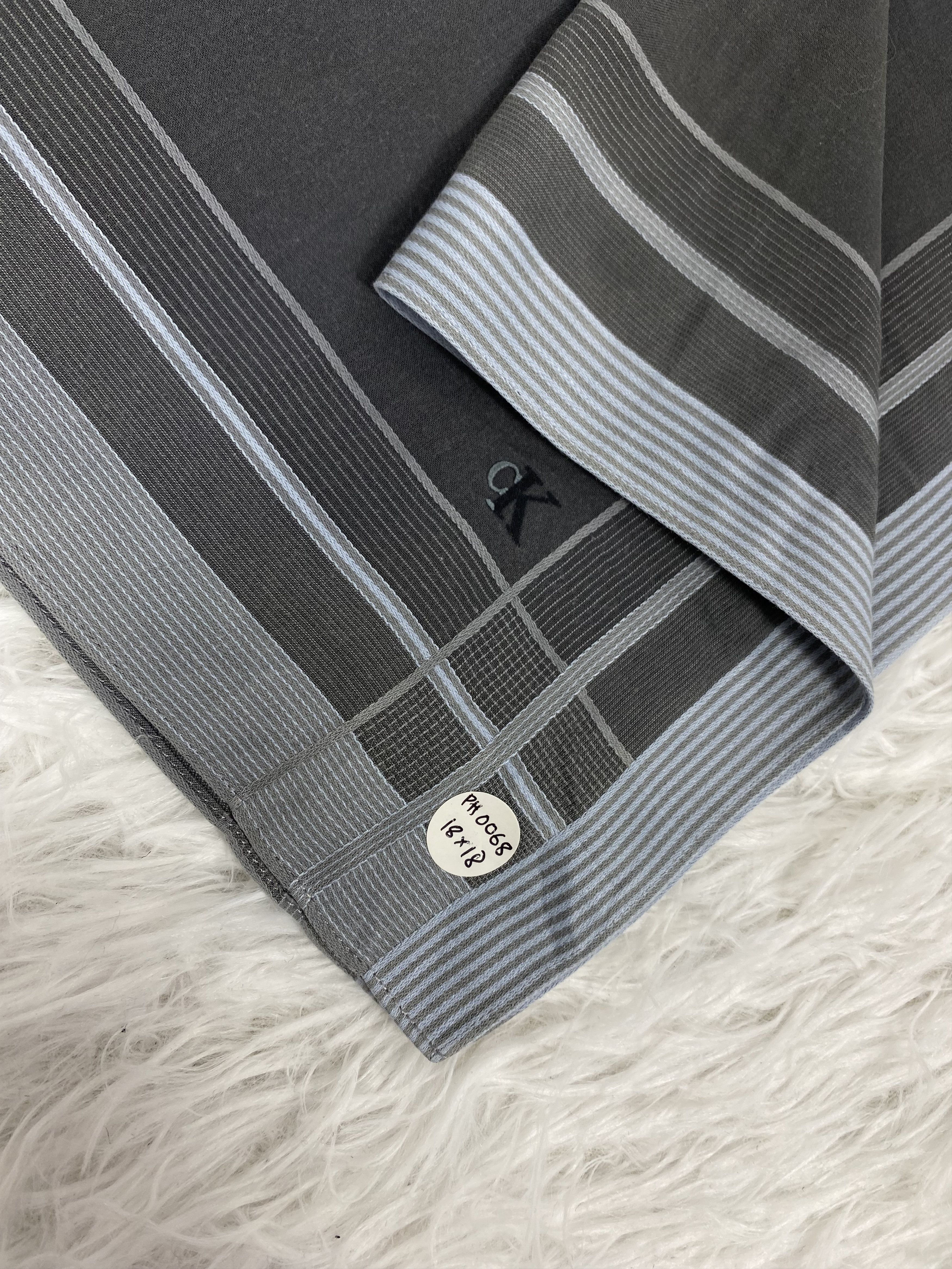 Calvin Klein Vintage Calvin Klein Handkerchief PH0068 Size ONE SIZE - 2 Thumbnail