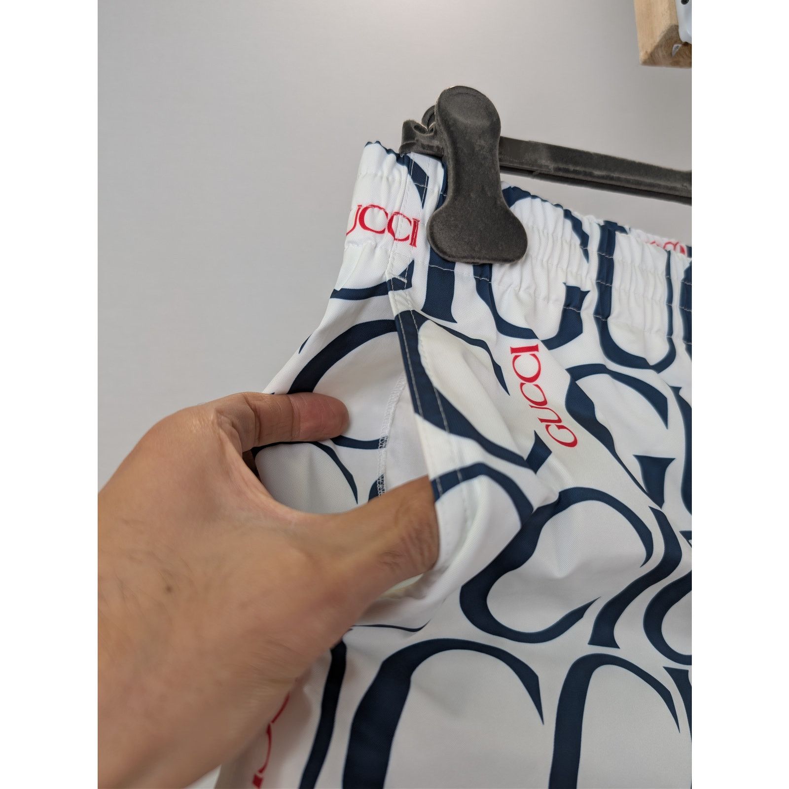 Gucci o1rshd1 GG Magazine Maxi on PL Print Short Pant Shorts White Size US 34 / EU 50 - 6 Thumbnail