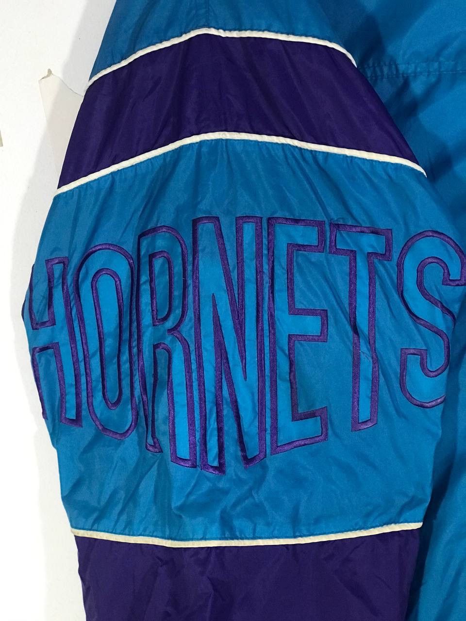 NBA Vintage charlotte hornets nba team starter jacket Size US XL / EU 56 / 4 - 9 Thumbnail