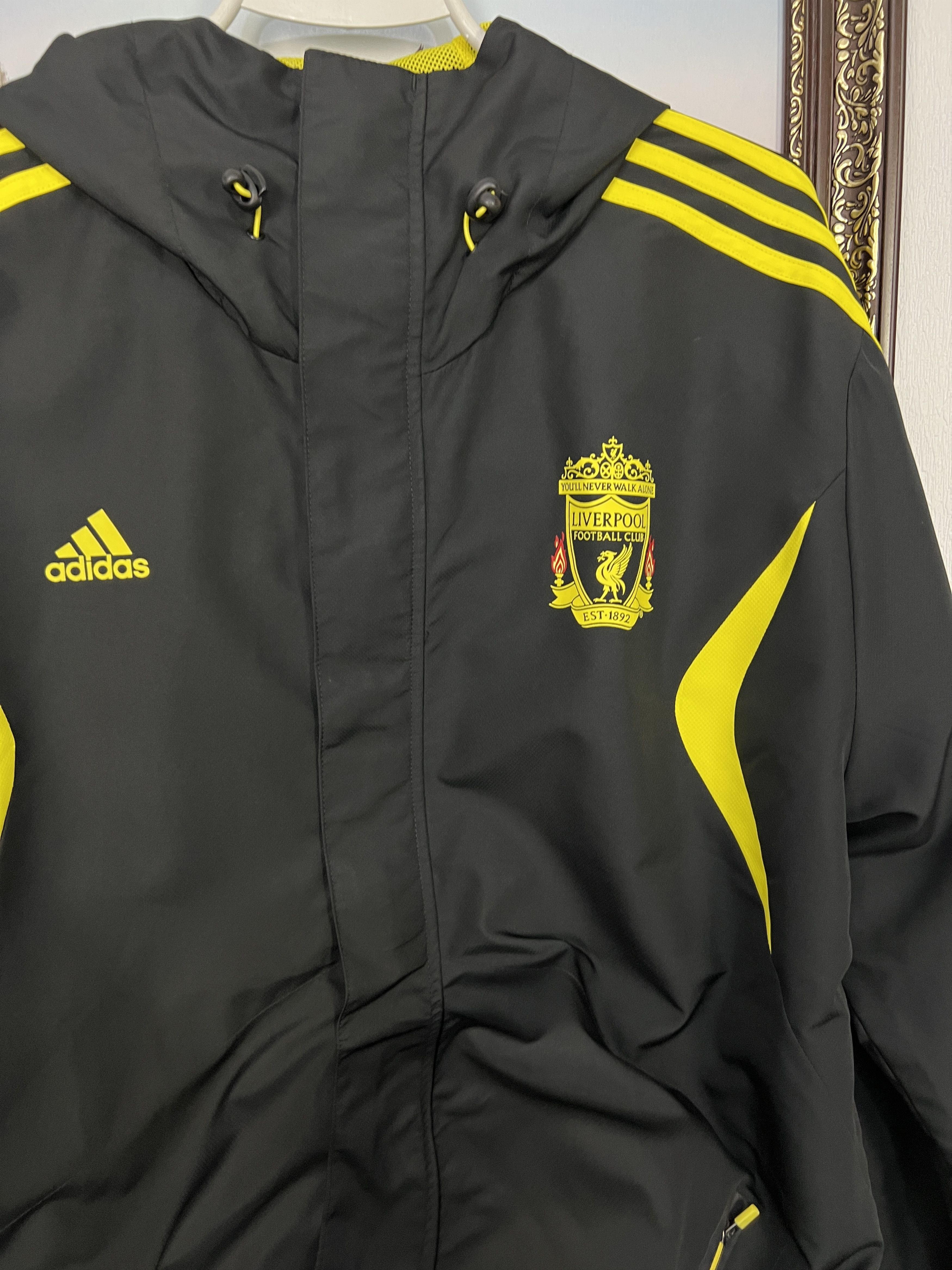 Adidas Vintage Adidas Liverpool Football Jacket Soccer Hooded Size US L / EU 52-54 / 3 - 18 Thumbnail