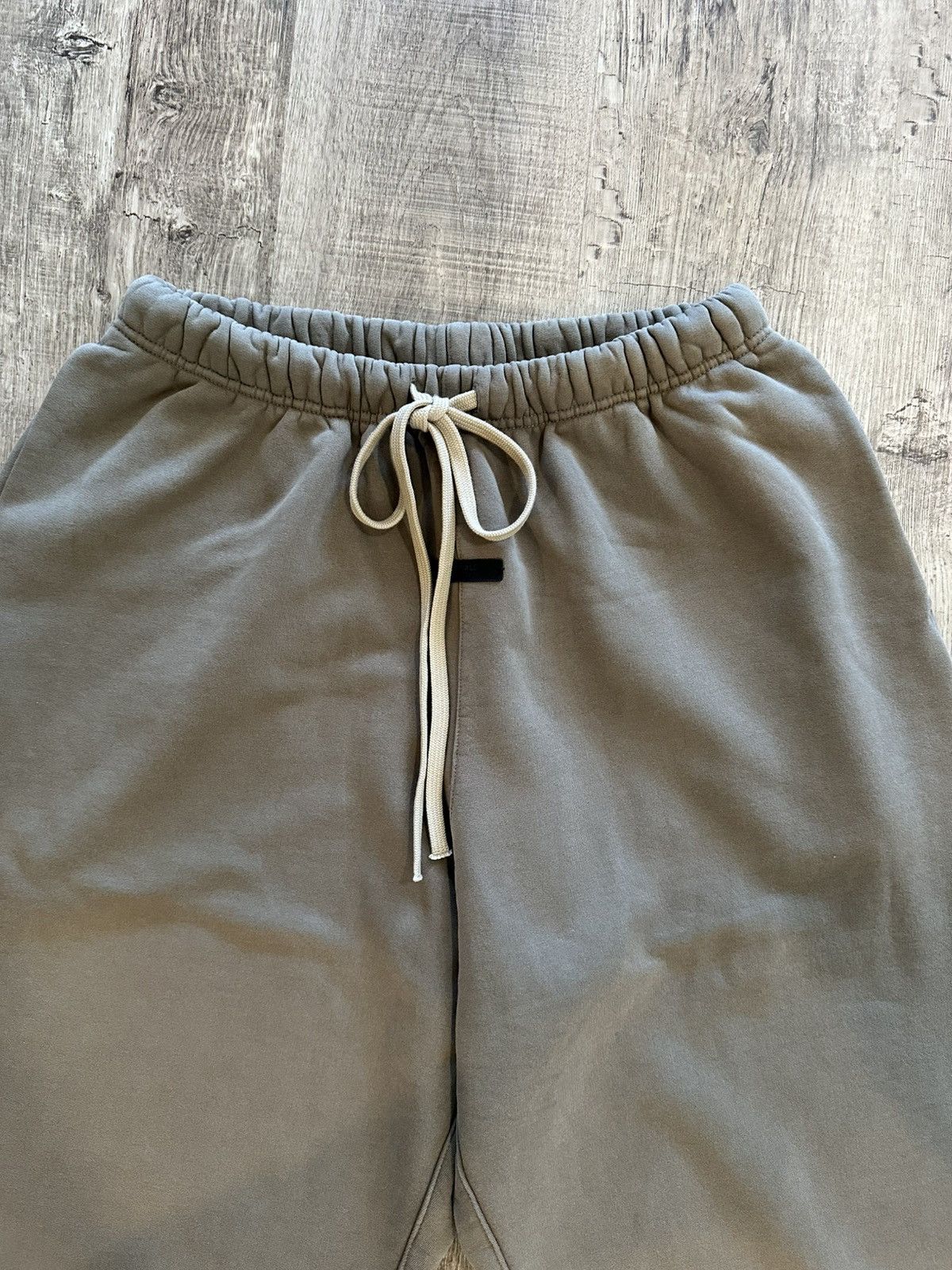 Essentials Fear of God Essentials Military Heavyweight Sweatpant Size US 32 / EU 48 - 2 Thumbnail