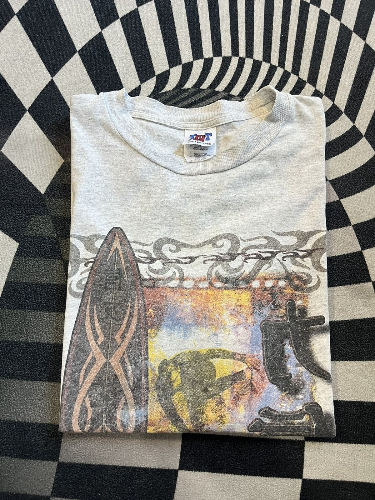 Vintage Vintage Energy Faith Collection Wave Karma 00’s surf Tshirt Size US XL / EU 56 / 4 - 1 Thumbnail