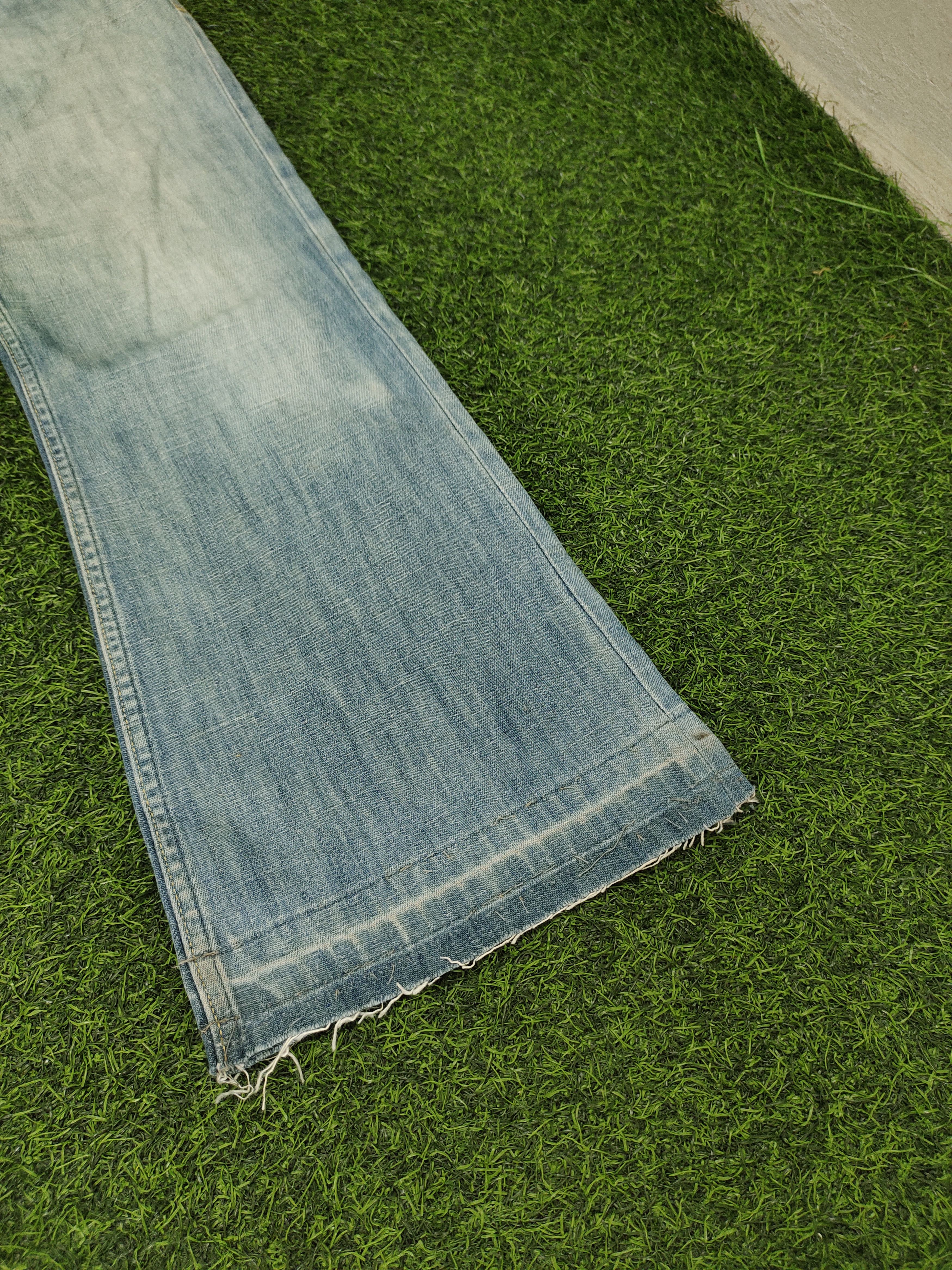 Diesel Flare Jeans Diesel Clawmark Distress Faded Denim Bootcut Y2k Size US 32 / EU 48 - 8 Thumbnail