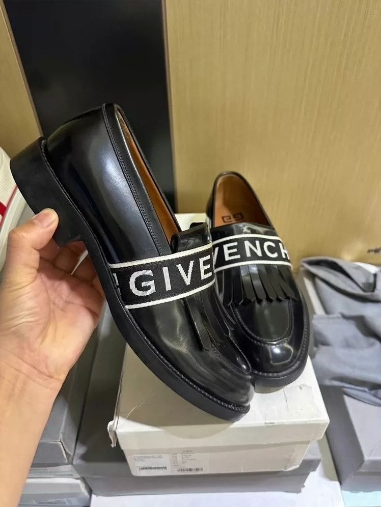 Givenchy Givenchy Brand new fringed loafers Size US 8 / EU 41 - 3 Thumbnail