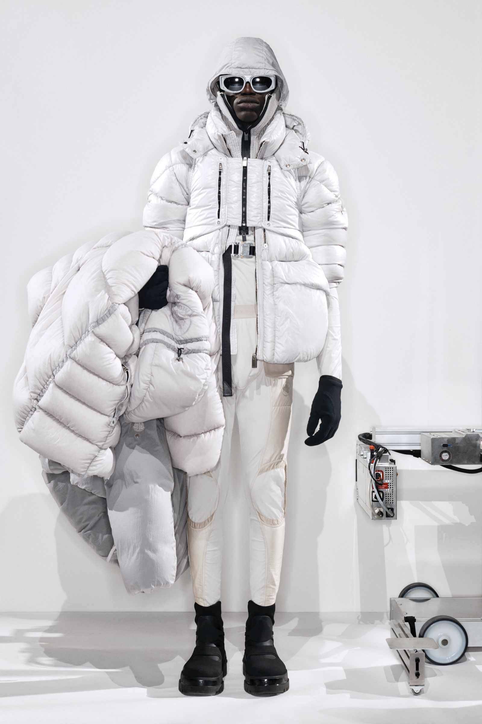 1017 ALYX 9SM × Alyx × Moncler MONCLER x ALYX Chest Rig Bag TACTICAL VEST Pettorina Size US L / EU 52-54 / 3 - 1 Thumbnail