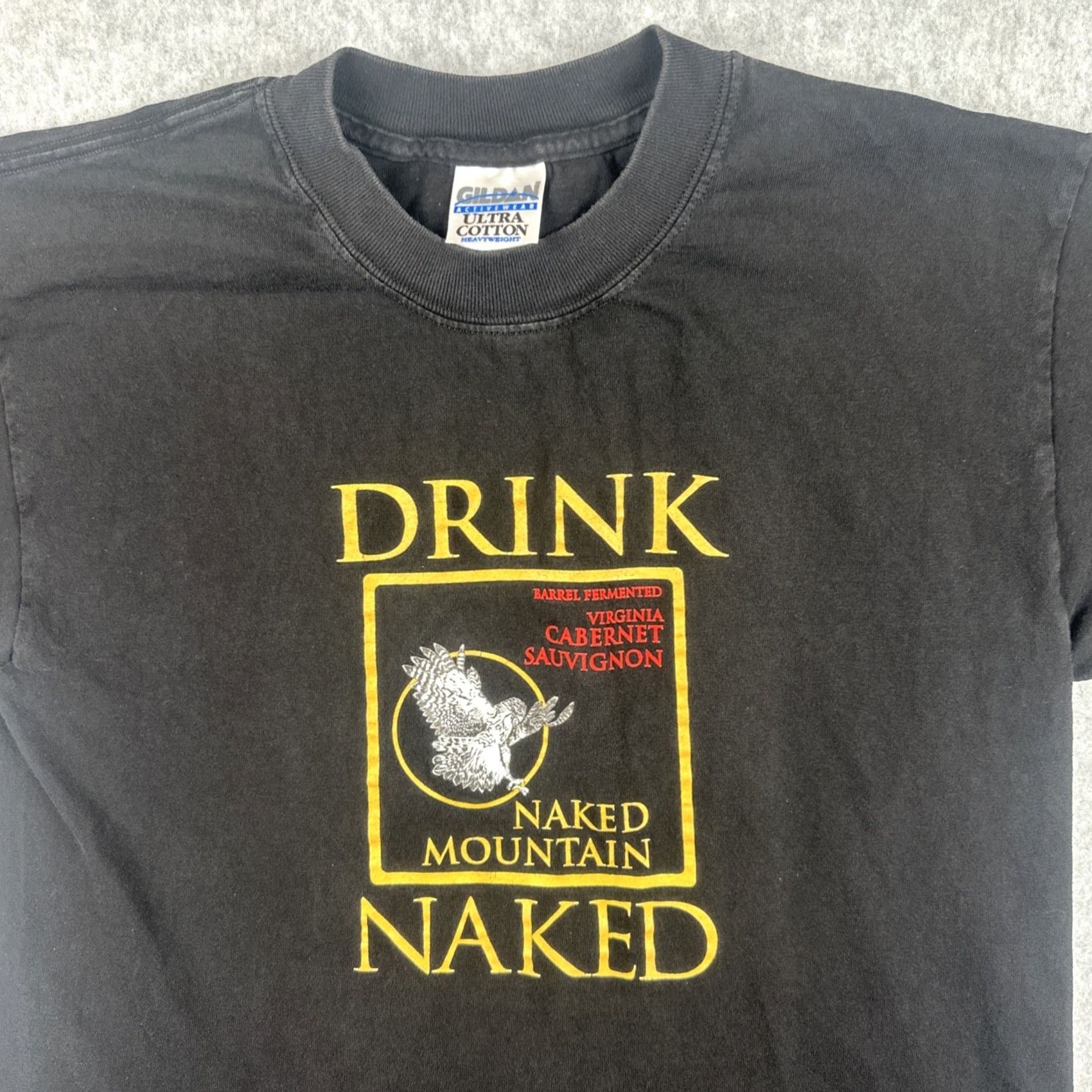 Gildan VINTAGE Gildan Shirt Black Crew Neck Short Sleeve Graphic Print Naked Mountain Virginia Cabernet Sauvignon Men's M Size US M / EU 48-50 / 2 - 5 Thumbnail