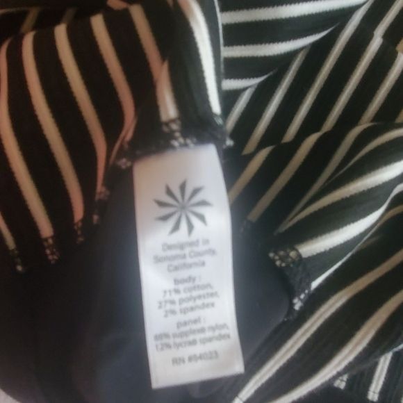 Athleta Athleta Mala Sleeveless Black & White Backless Tank Sz. M Dr Size M / US 6-8 / IT 42-44 - 9 Thumbnail