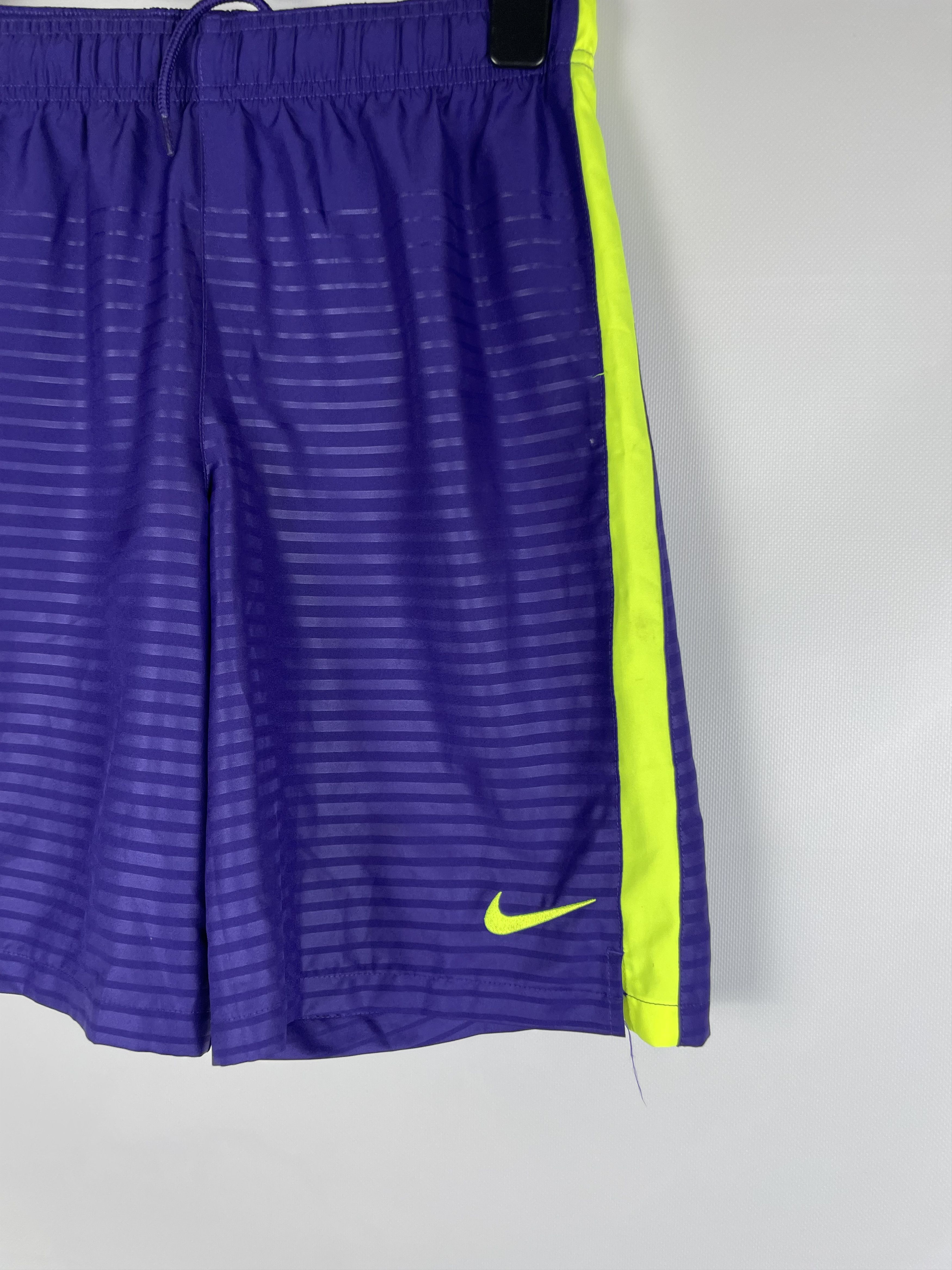 Nike Mens Vintage Nike shorts Y2k Size US 32 / EU 48 - 3 Thumbnail