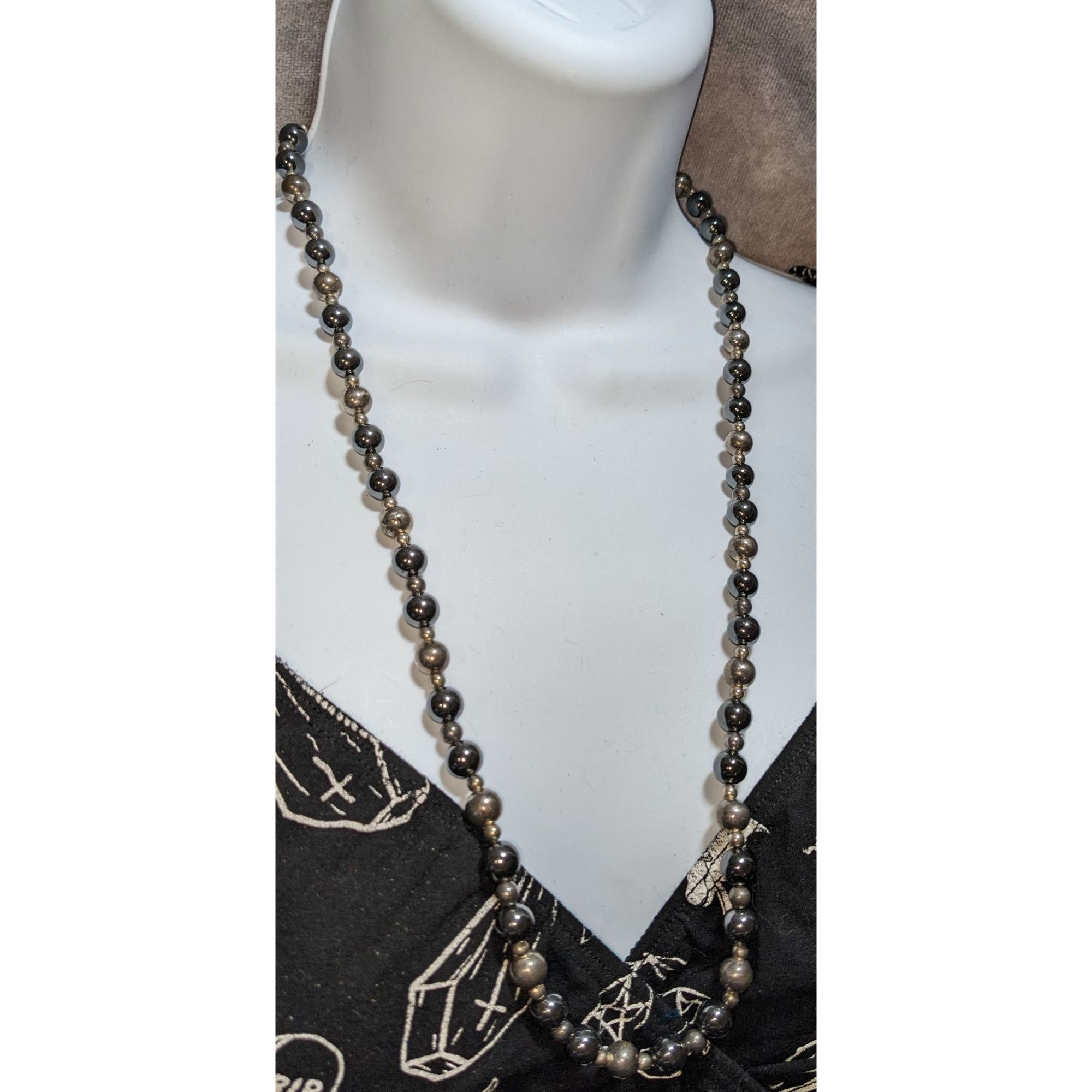 Other Dark Romantic Hematite & Metal Beaded Necklace 26" Hidden Bo Size ONE SIZE - 5 Thumbnail