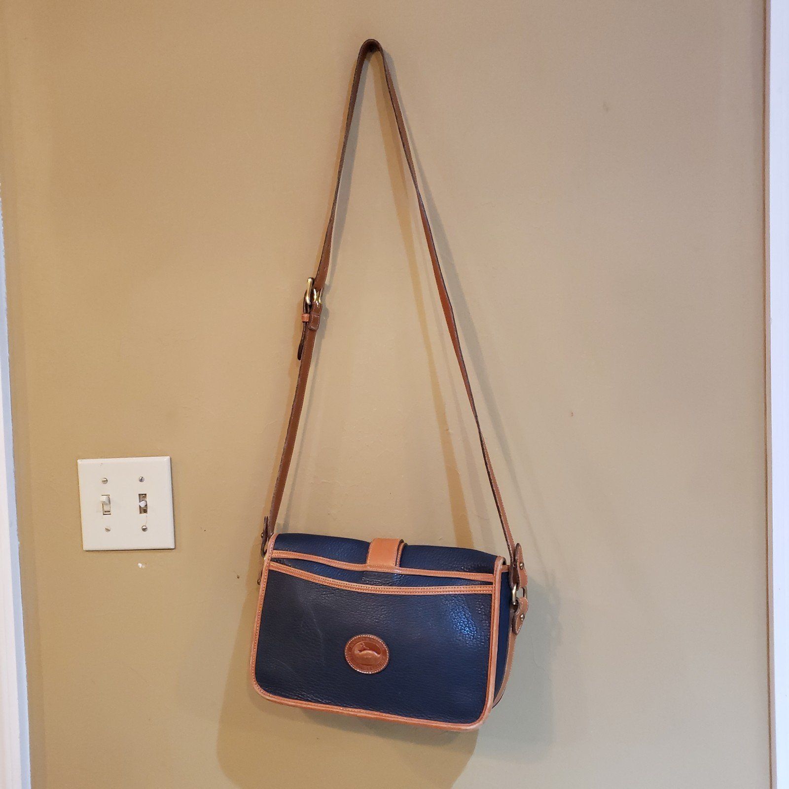 Dooney & Bourke Vintage Academia Navy Dooney & Bourke Leather Crossbody Bag Size ONE SIZE - 10 Thumbnail