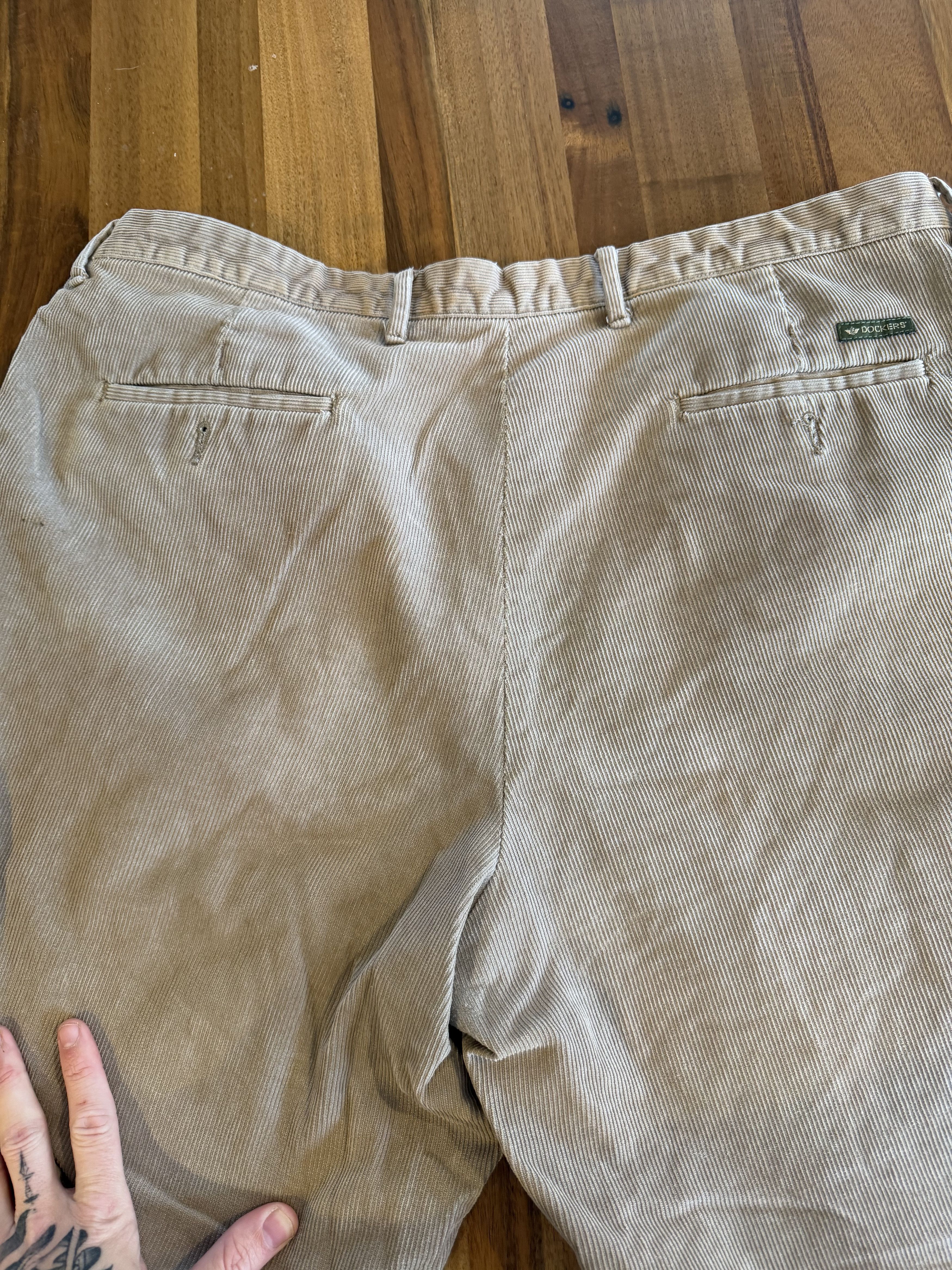 Dockers Vintage 1997 Dockers Class A Pleated Corduroy Trousers Size US 36 / EU 52 - 6 Thumbnail