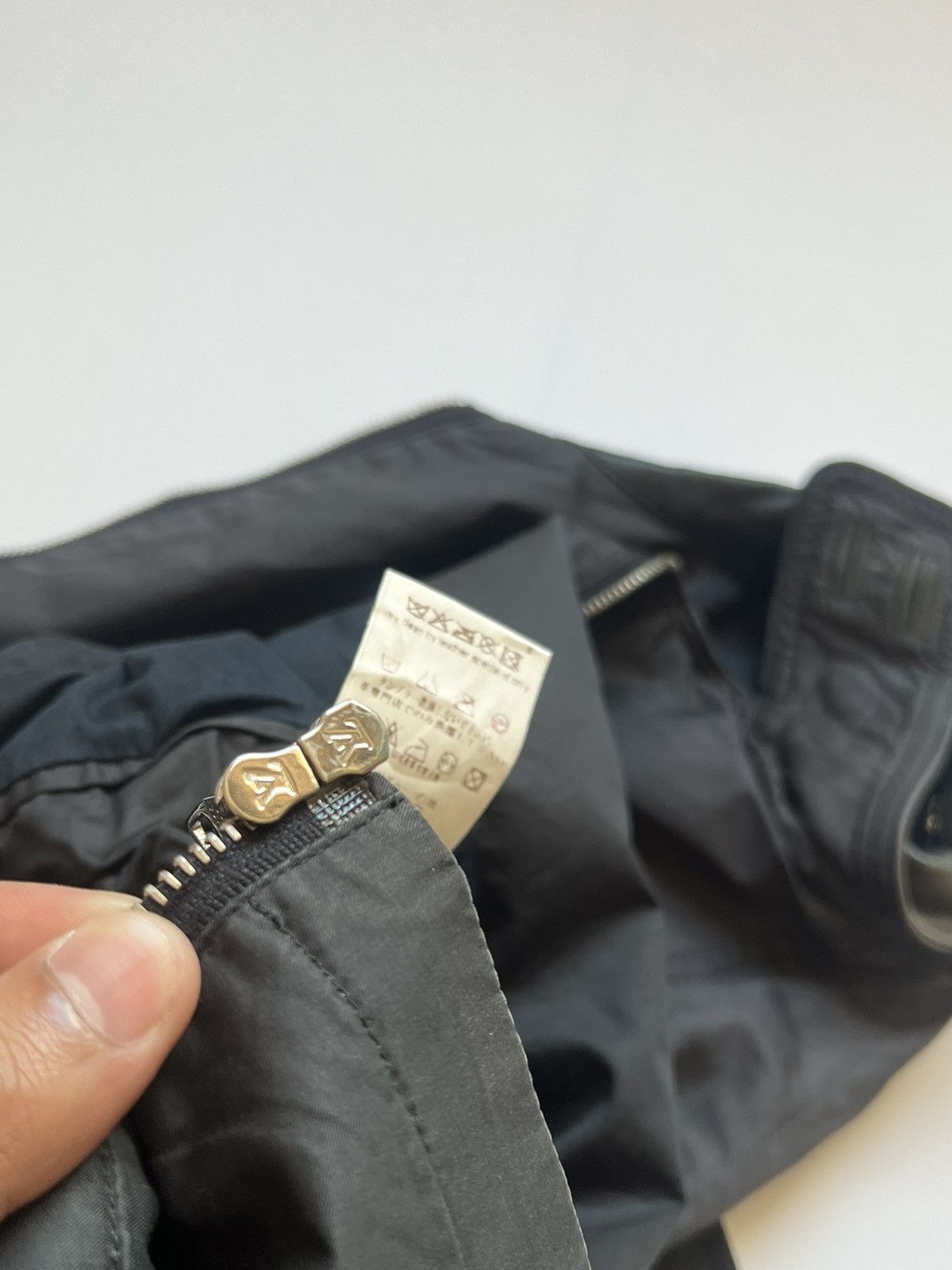Louis Vuitton F/W 2009 Louis Vuitton Blouson Black Jacket Size US S / EU 44-46 / 1 - 5 Thumbnail