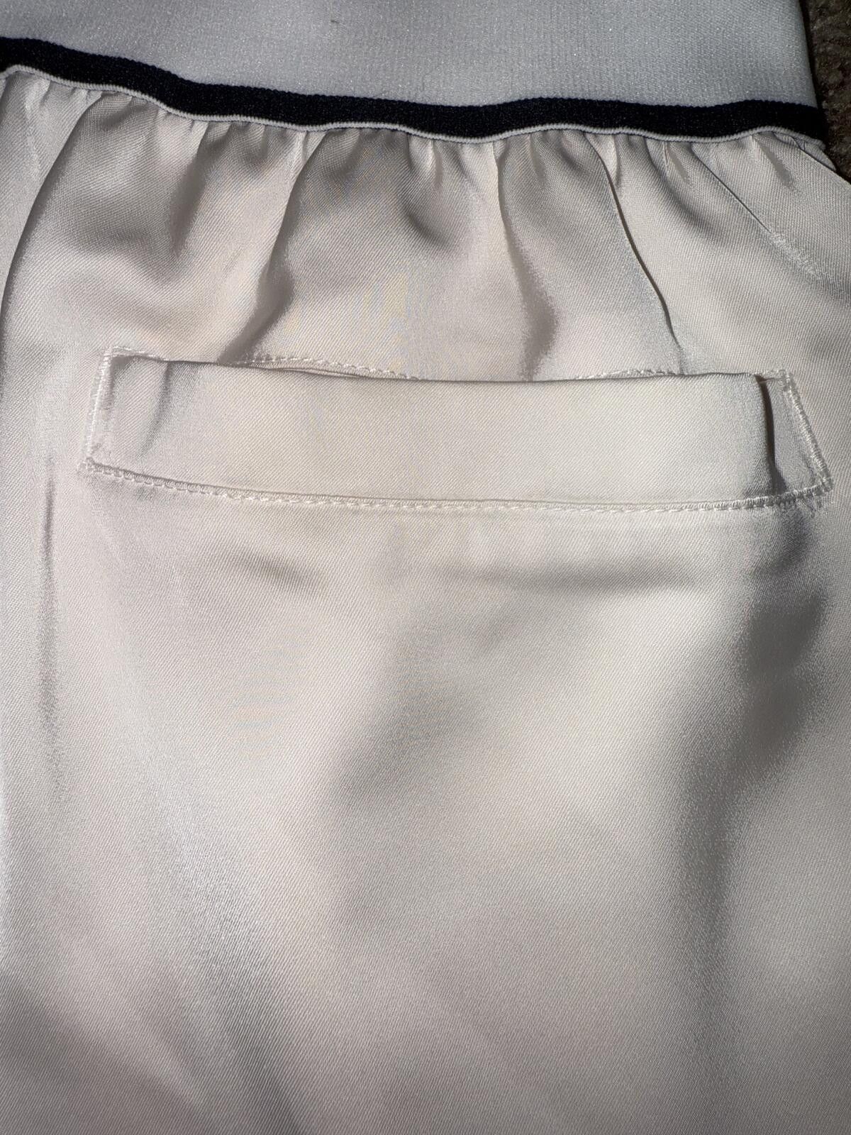 Nike Nike Sportswear Women's Loose Mid-Rise Satin Shorts Sample Size 28" / US 6 / IT 42 - 10 Thumbnail