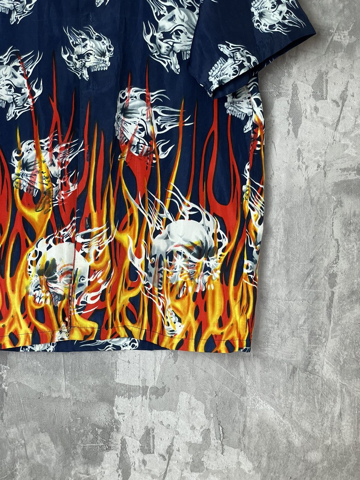Japanese Brand × Vintage Vintage Y2K Avantgarde Rare Tribal Fire Head Hawaiian Shirt Size US L / EU 52-54 / 3 - 6 Thumbnail