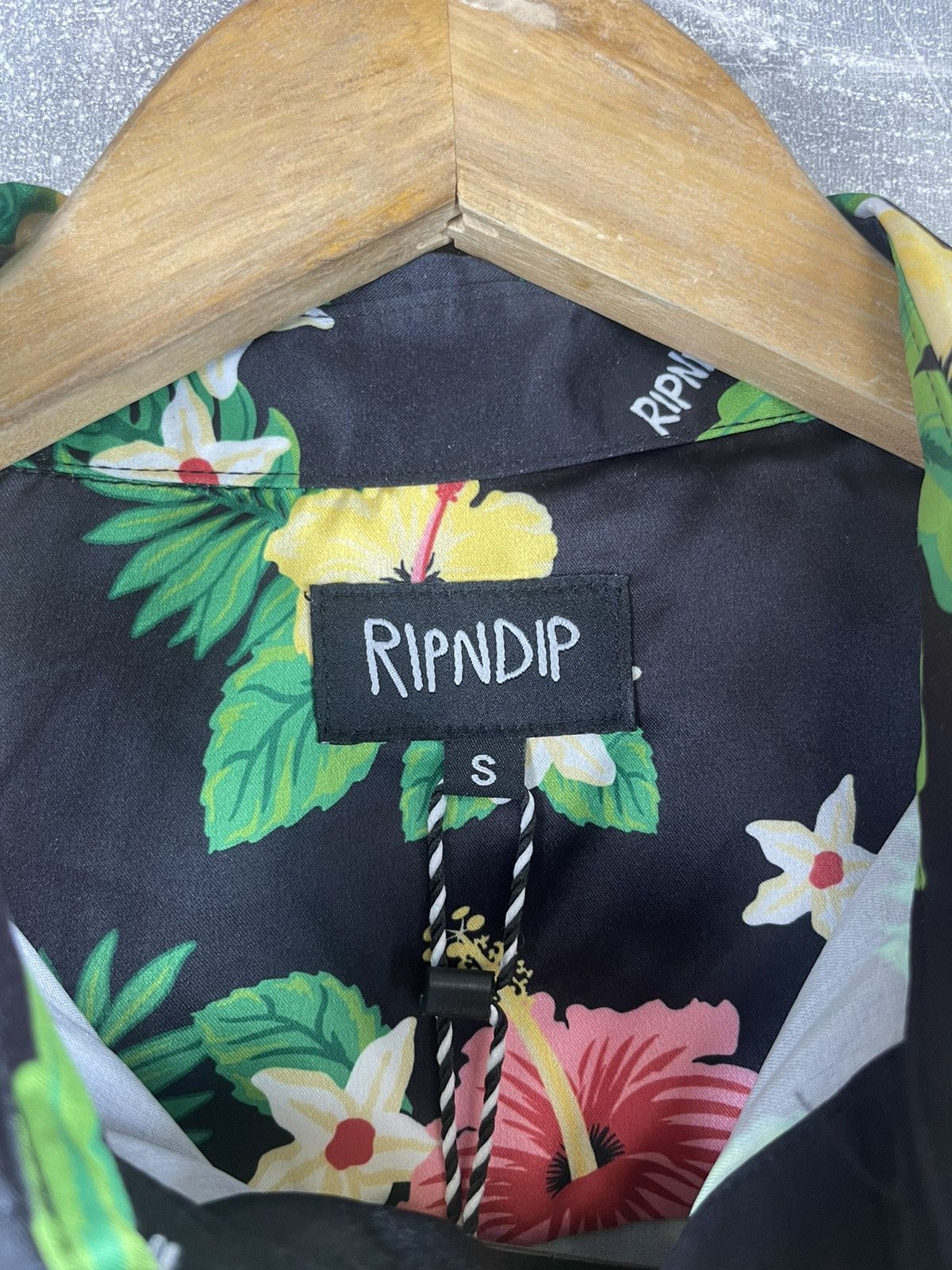 RIPNDIP RIPNDIP Hawaiian Shirt Alien Lucky Cat Floral Short Sleeve Size US S / EU 44-46 / 1 - 8 Thumbnail