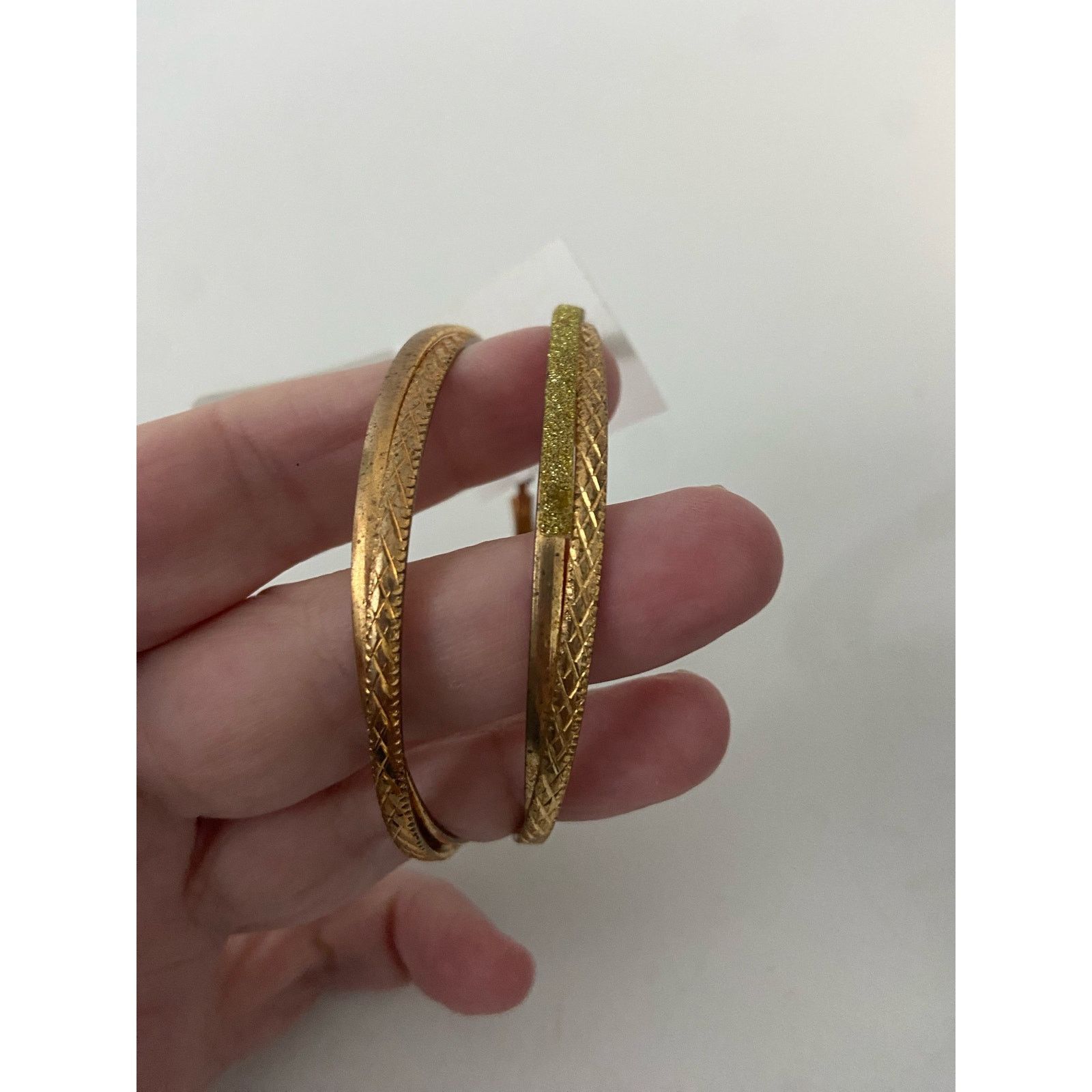 Vintage etched hoop earrings gold tone Size ONE SIZE - 1 Thumbnail