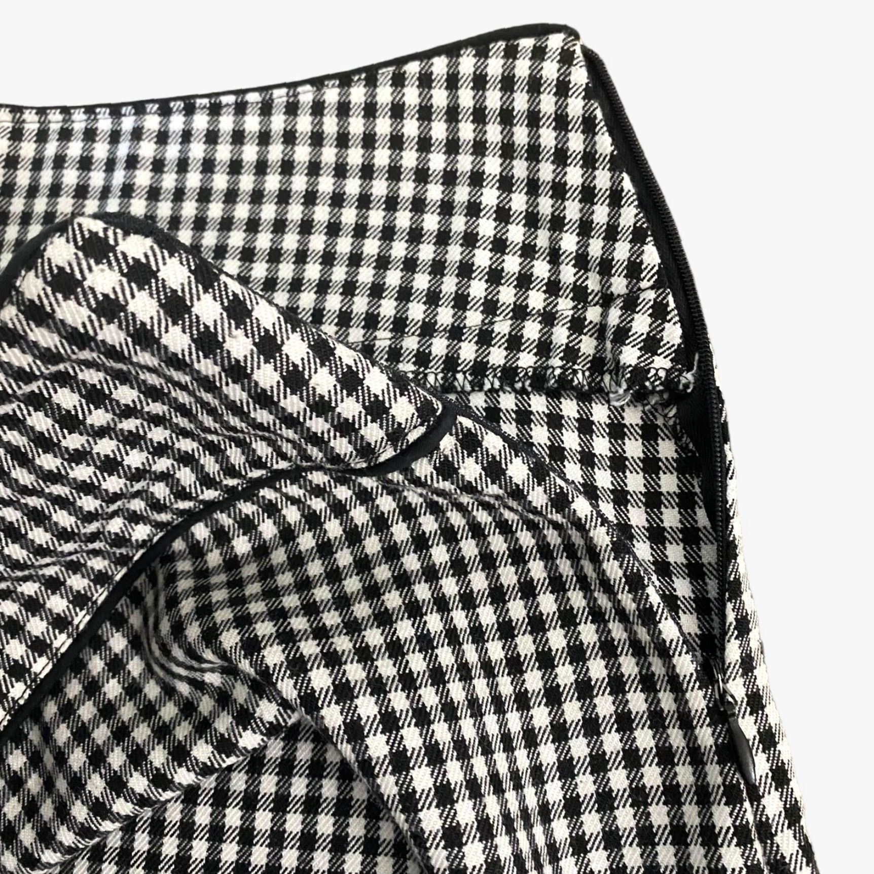 Vintage VINTAGE Gemilli Skirt Women A-Line Mini Size 6 White Black Check Zip Size 28" / US 6 / IT 42 - 6 Thumbnail