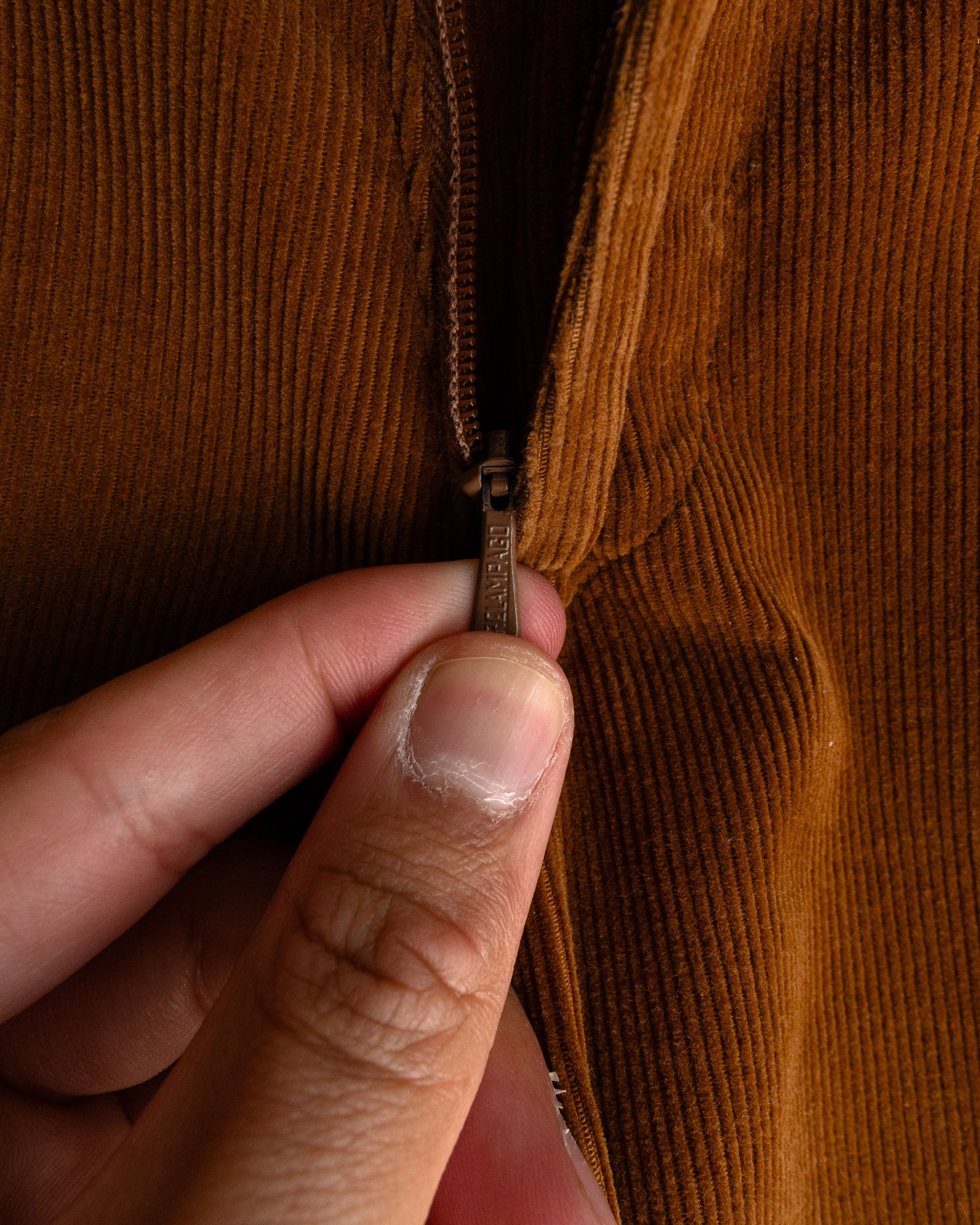 Vintage Vintage 1970s Brown Corduroy Trouser Pants Leather Trim Size US 34 / EU 50 - 8 Thumbnail
