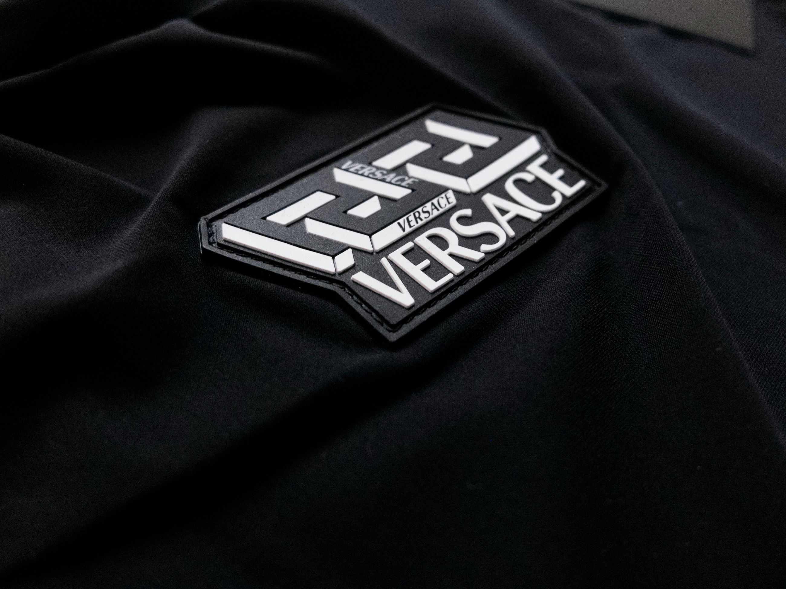Versace VERSACE black & white La Greca nylon gym t-shirt XL Size US XL / EU 56 / 4 - 7 Thumbnail