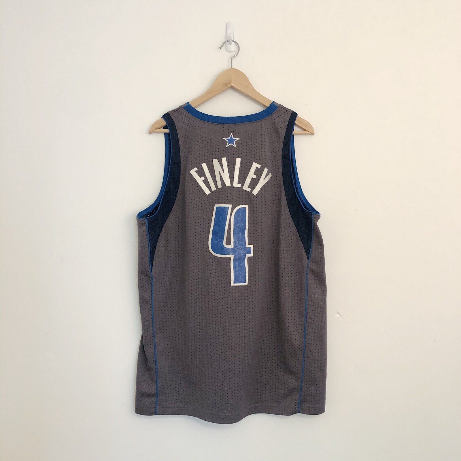 Nike 2000s Michael Finley #4 Nike Dallas Mavericks Jersey Size US L / EU 52-54 / 3 - 1 Thumbnail