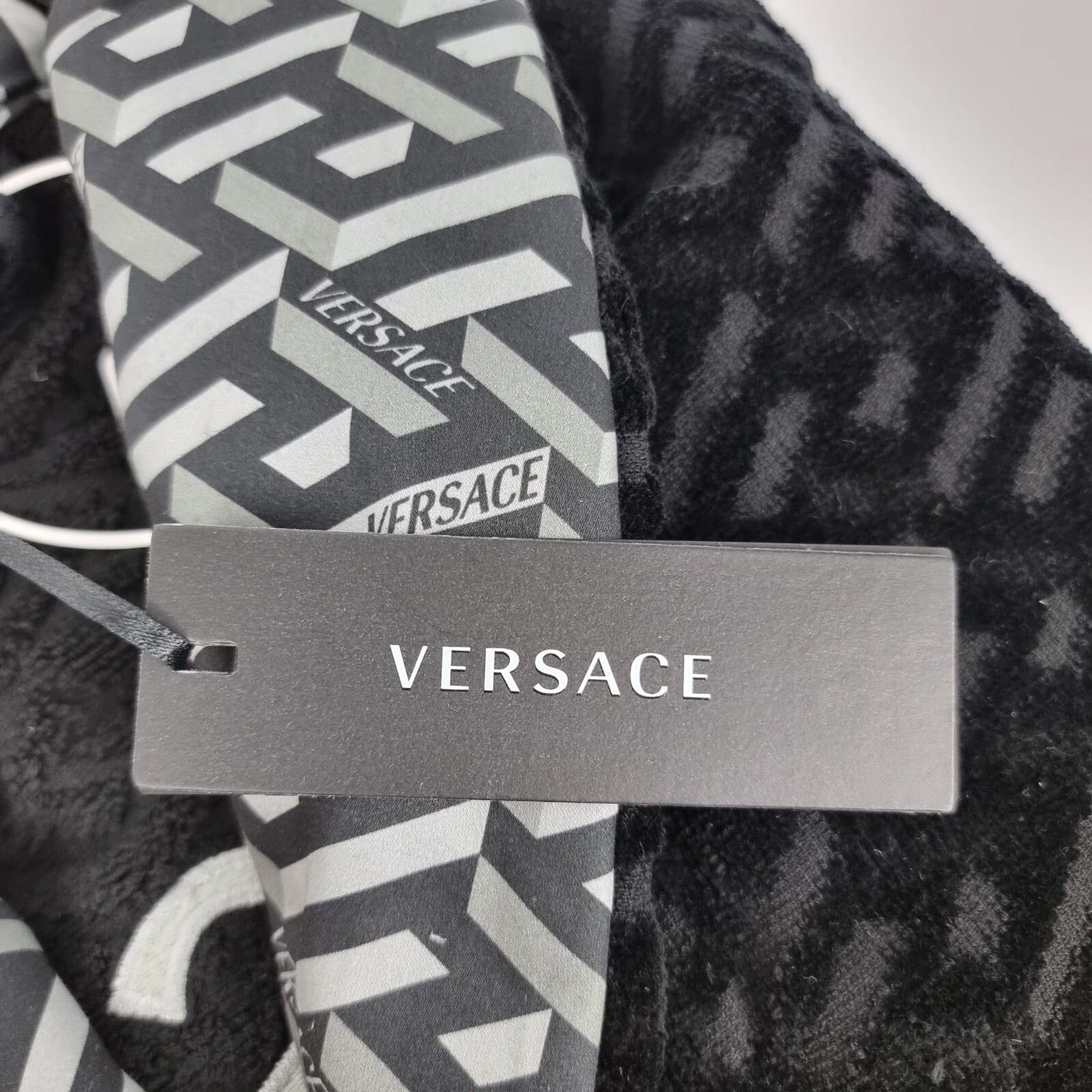 Versace VERSACE Greca Black Bathrobe New (Euro Size:S;) Size US S / EU 44-46 / 1 - 4 Thumbnail