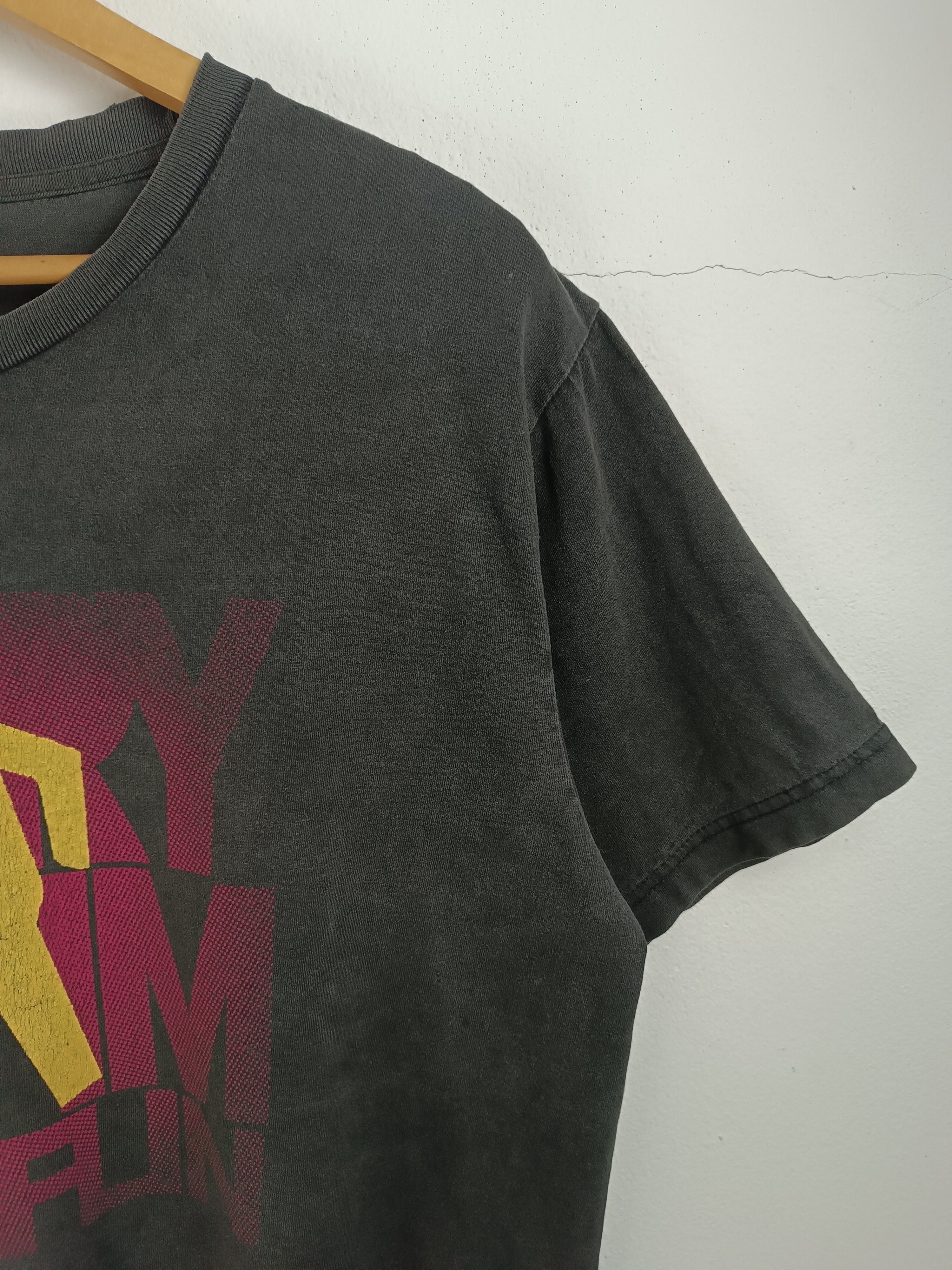 Band Tees THRASHED FADED VINTAGE Y2K LMFAO EVERYDAY IM SHUFFLIN GUETTA Size US L / EU 52-54 / 3 - 6 Thumbnail