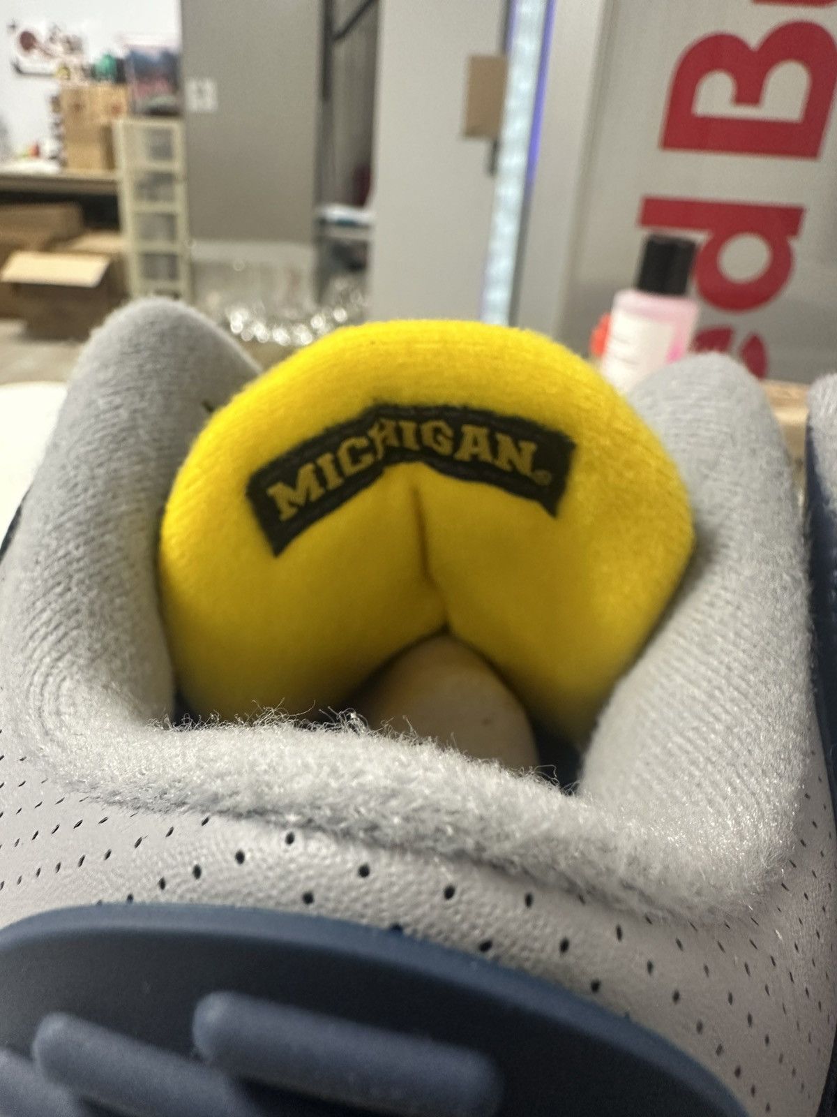 Jordan Brand Jordan 3 Michigan DS Size US 10.5 / EU 43-44 - 5 Thumbnail