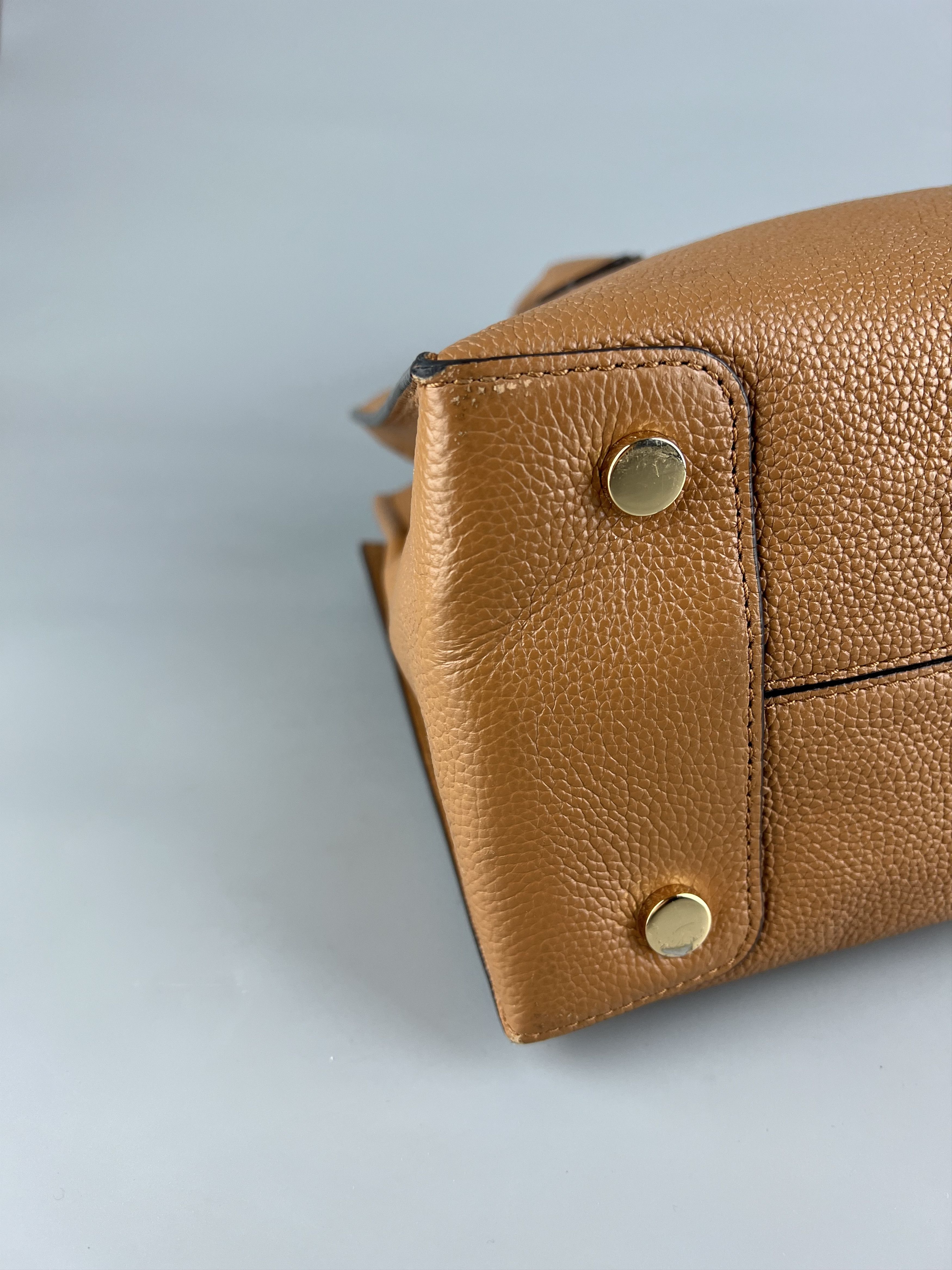 Michael Kors Michael Kors Brown Leather Shoulder Bag Handbag Size ONE SIZE - 6 Thumbnail