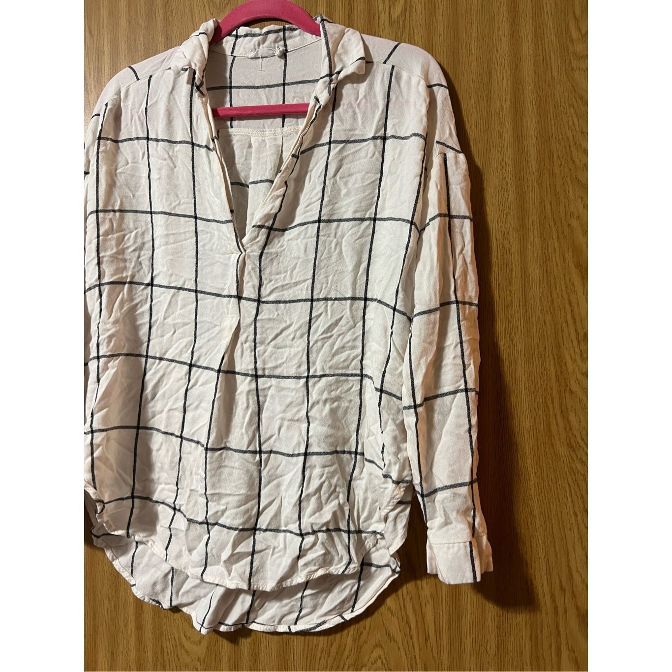 Other Lush White Plaid Woman’s Long Sleeve V-Neck Top Size Medium Size M / US 6-8 / IT 42-44 - 2 Thumbnail