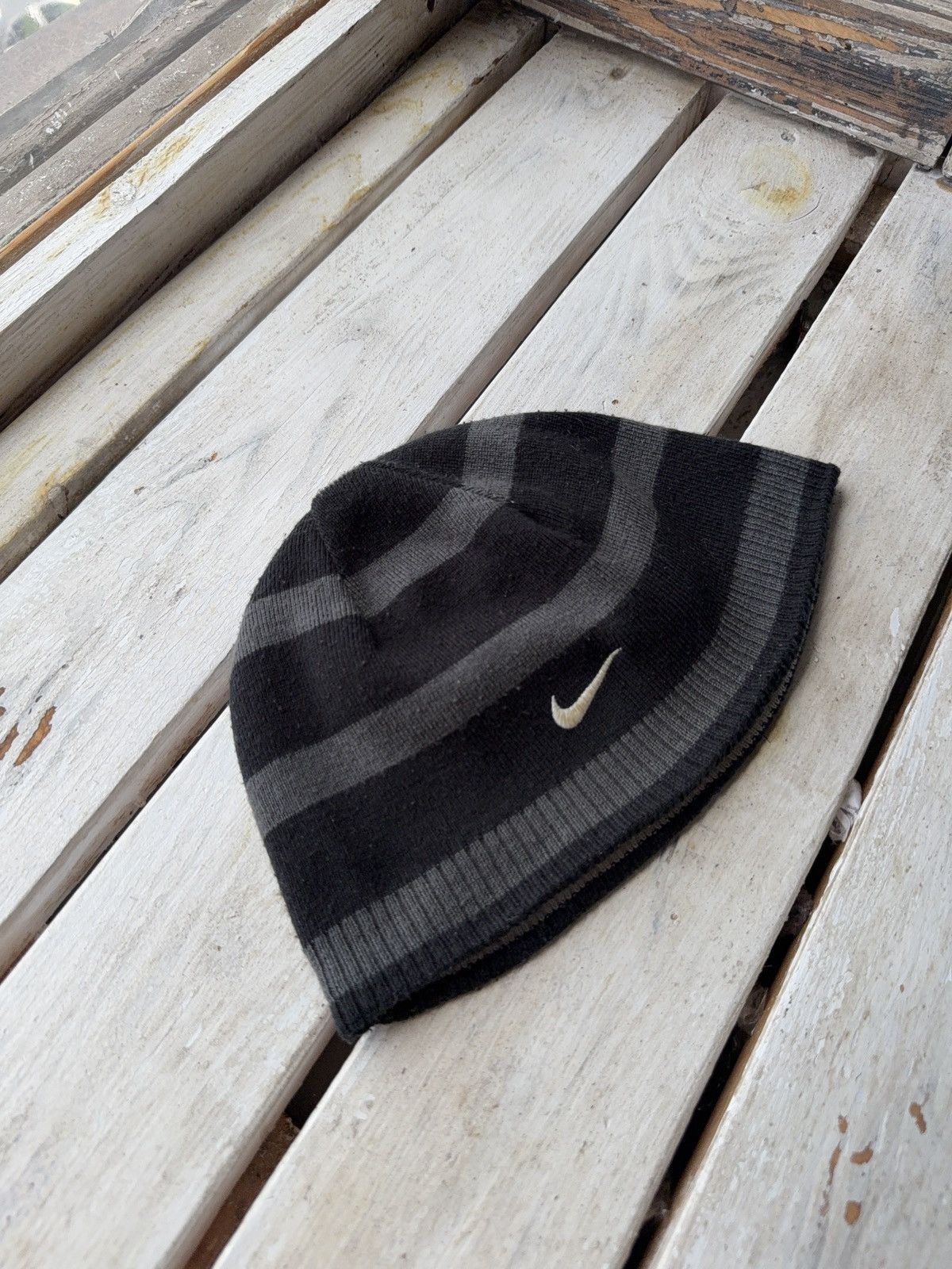 Nike Vintage Nike Double Logo Knit Beanie Black Grey Swoosh Hat Size ONE SIZE - 2 Thumbnail