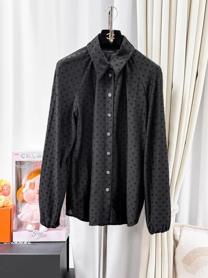 Chanel Chanel Velvet dark pattern logo long-sleeved shirt Size S / US 4 / IT 40 - 1 Thumbnail