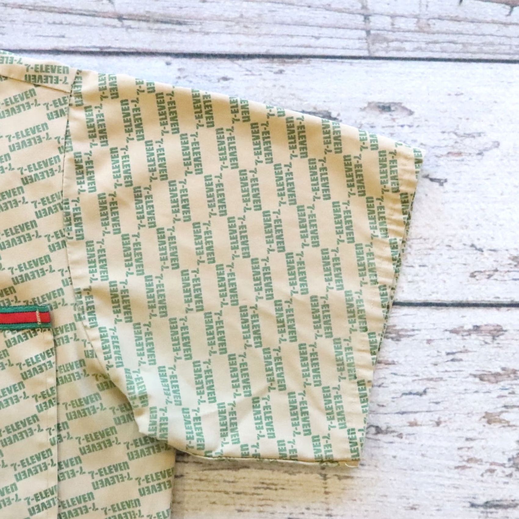 Vintage VINTAGE 7-Eleven Work Uniform Shirt XL Men Brown Cotton Blend Made in USA Shirt XL Mens Brown 7-Eleven Vintage 90s Football Workwear Size US XL / EU 56 / 4 - 5 Thumbnail