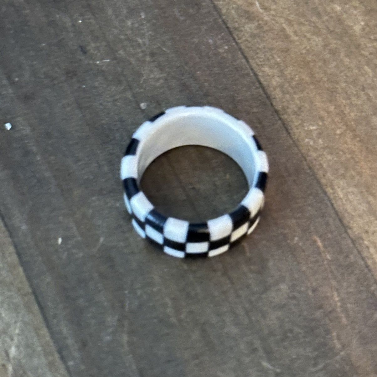 Vintage Vintage black and white checkered acrylic ring Size ONE SIZE - 4 Thumbnail