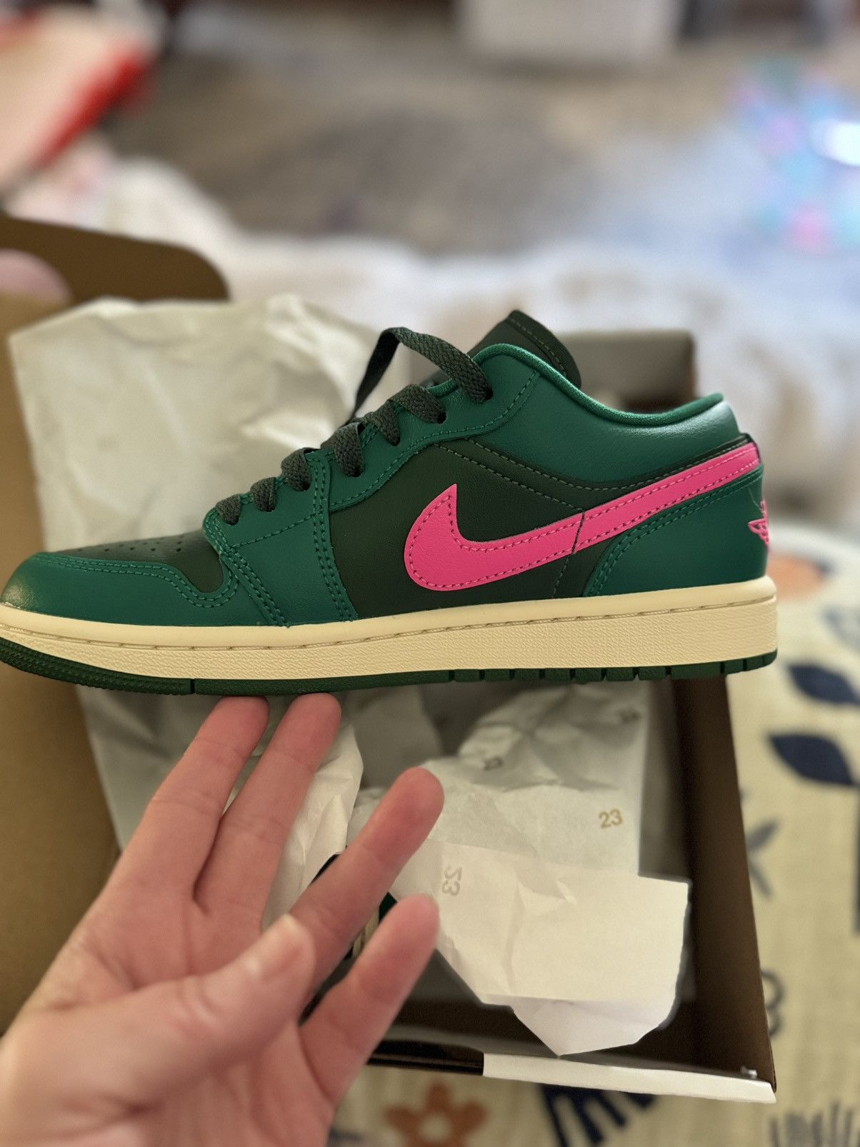 Nike Nike Air Jordan 1 Low WMNS Malachite Pink Blast Size US 6 / IT 36 - 9 Thumbnail