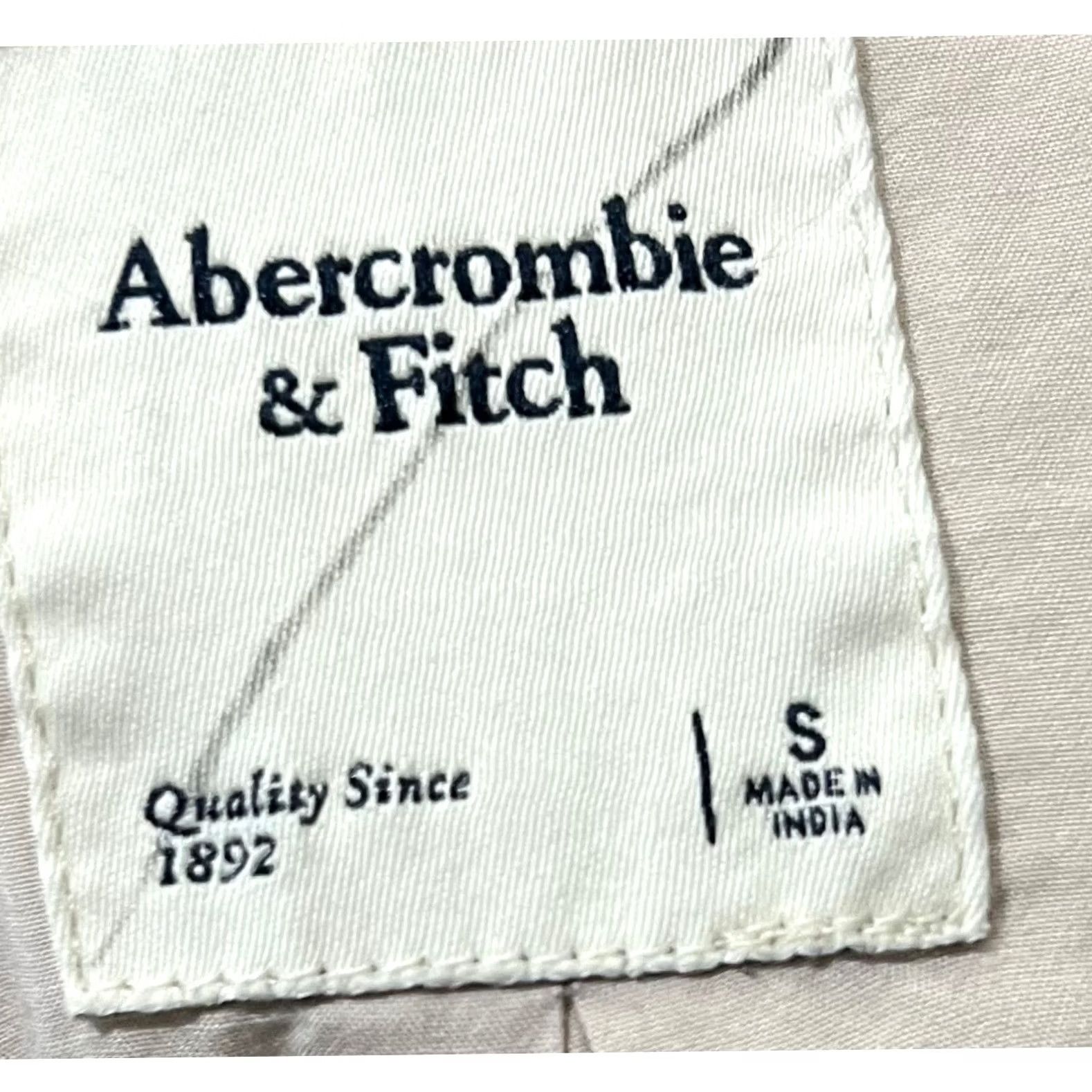 Abercrombie & Fitch Abercrombie & Fitch Utility Shirt Jacket Top Beige Pockets Button Up Women’s S Jacket Adult Womens Utility Style Cargo Safari Outdoor Neutral 90s? Size S / US 4 / IT 40 - 7 Thumbnail