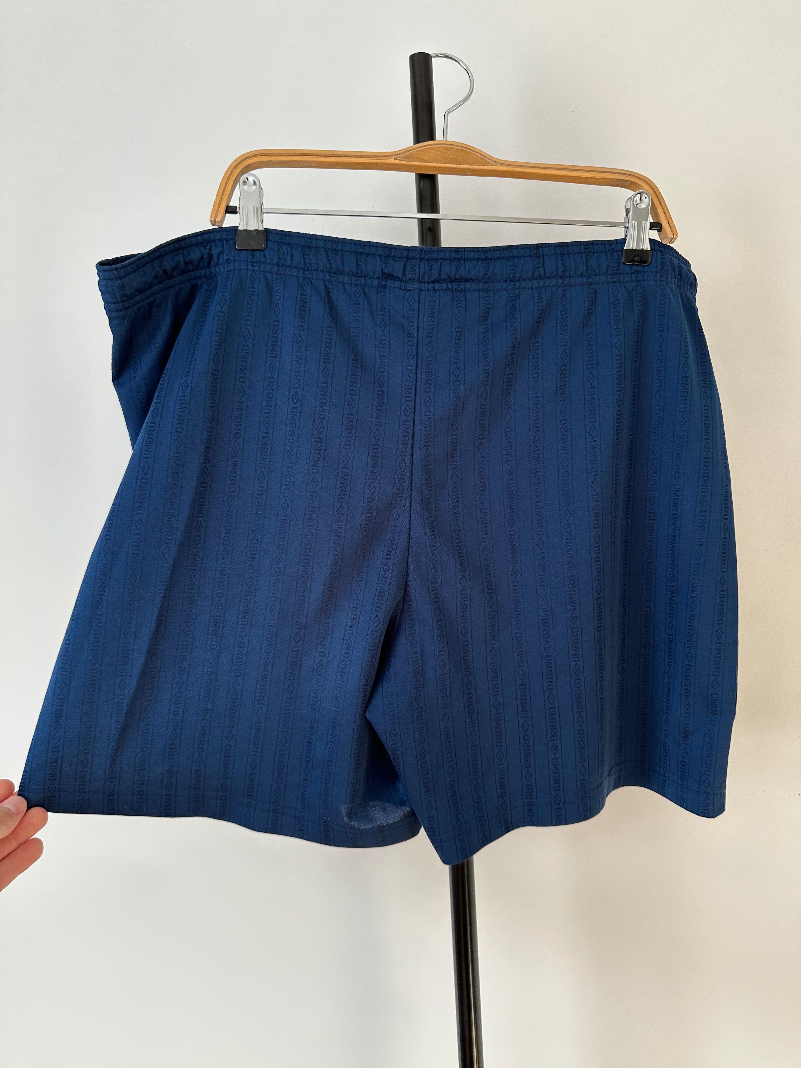 Umbro 90's UMBRO shorts polyester vintage Size US 38 / EU 54 - 4 Thumbnail