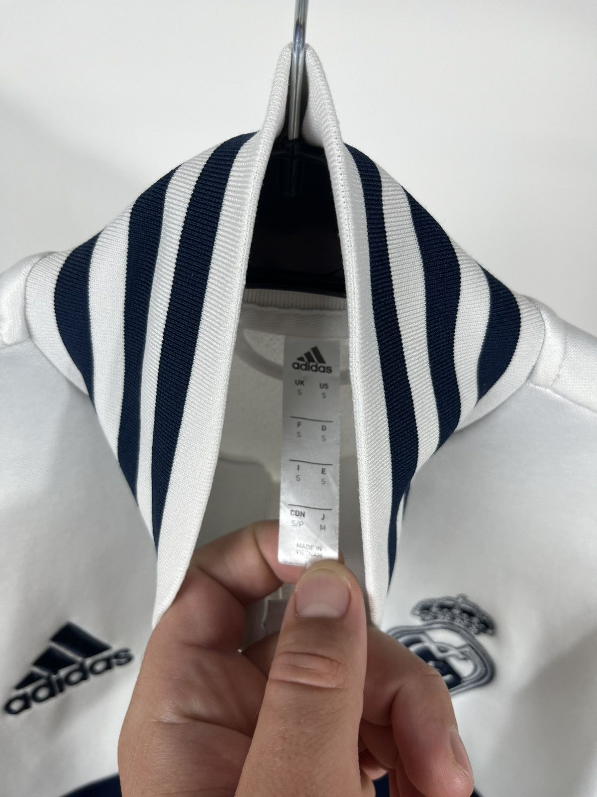 Adidas Adidas Real Madrid Track Jacket White Navy Size M 2019 Size US M / EU 48-50 / 2 - 6 Thumbnail
