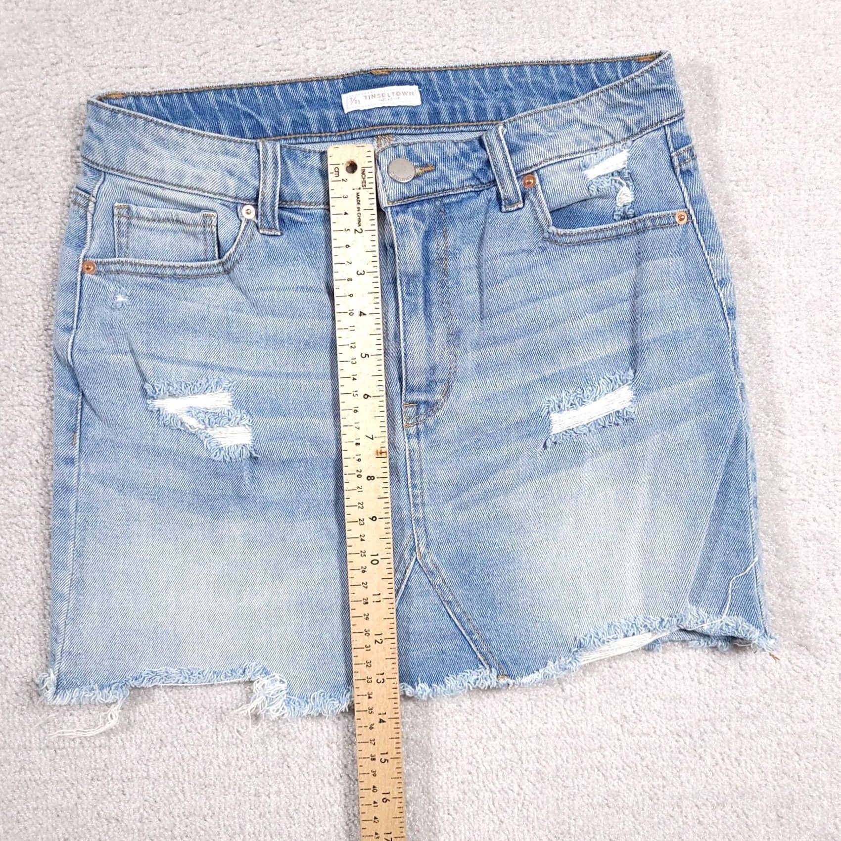 Vintage Tinseltown Denim Skirt Mini Pencil Blue Distressed Stretch Women 9/29 Short All Seasons Size 30" / US 8 / IT 44 - 6 Thumbnail